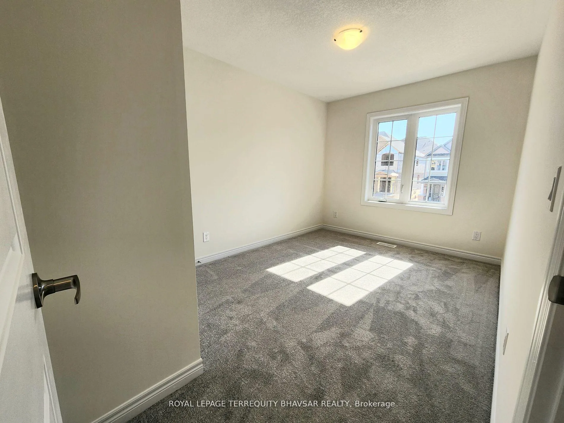 Photo 29 of 17 Roywood Street, Kitchener — HOMEH
