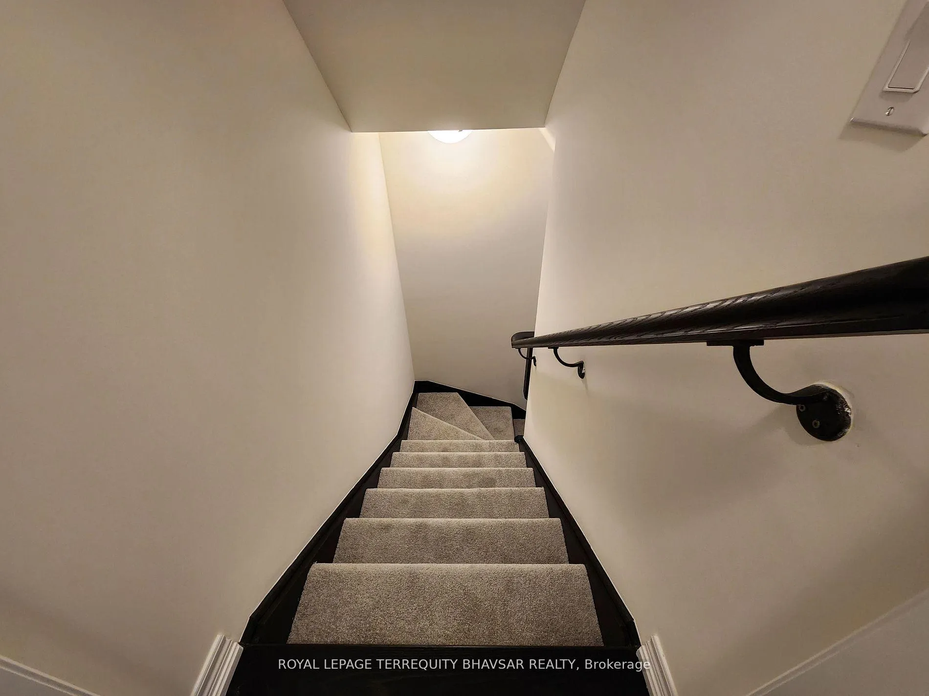 Photo 34 of 17 Roywood Street, Kitchener — HOMEH