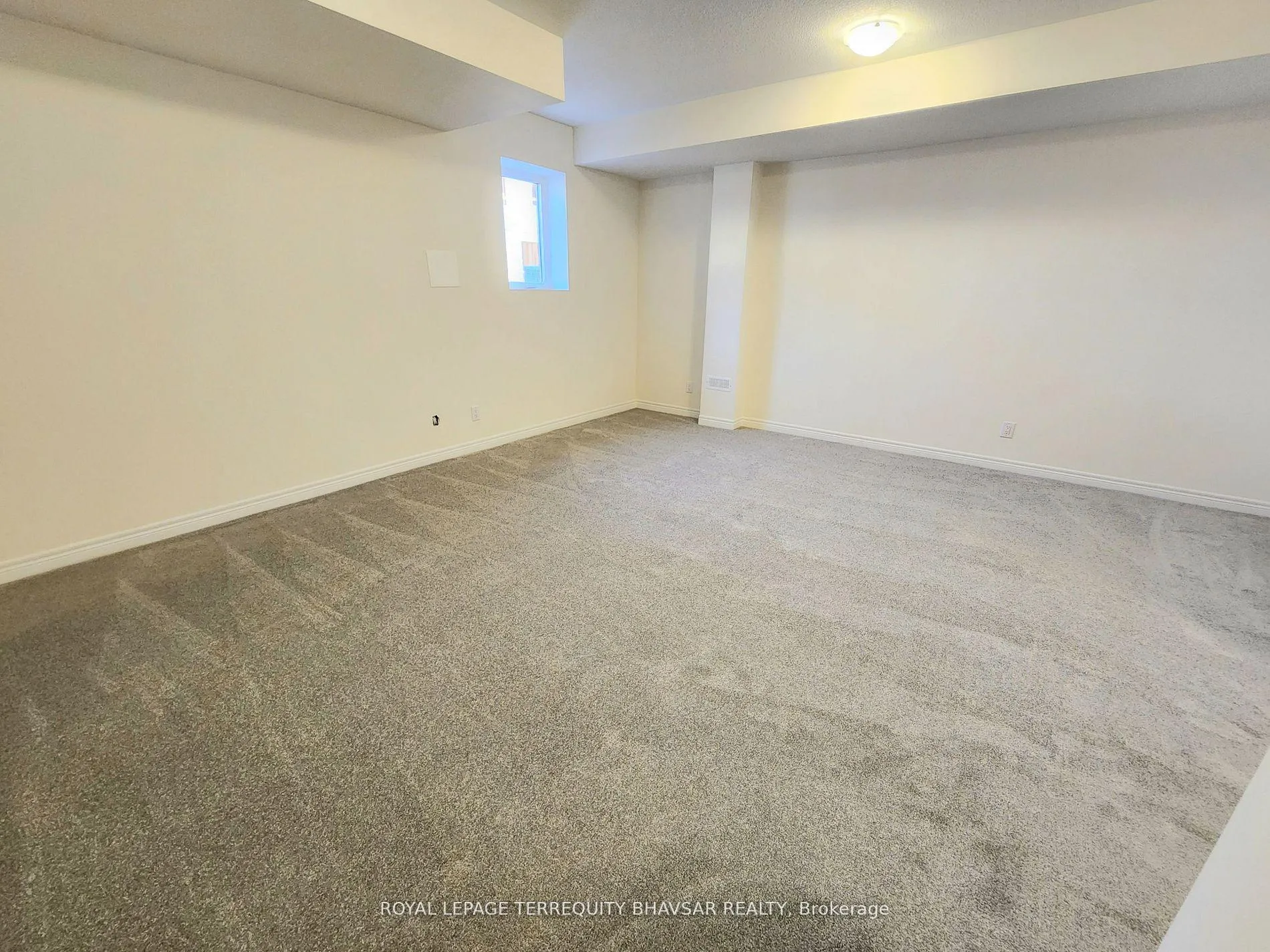 Photo 37 of 17 Roywood Street, Kitchener — HOMEH