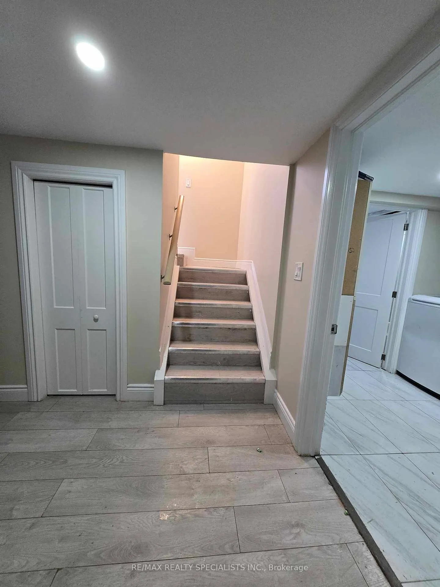 Photo 3 of Unit LOWER, 2167 Dominion Boulevard E, Windsor — HOMEH