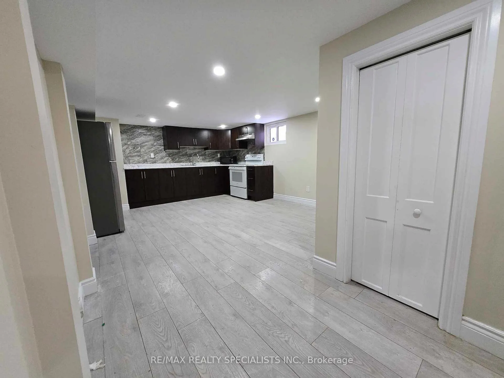 Photo 4 of Unit LOWER, 2167 Dominion Boulevard E, Windsor — HOMEH