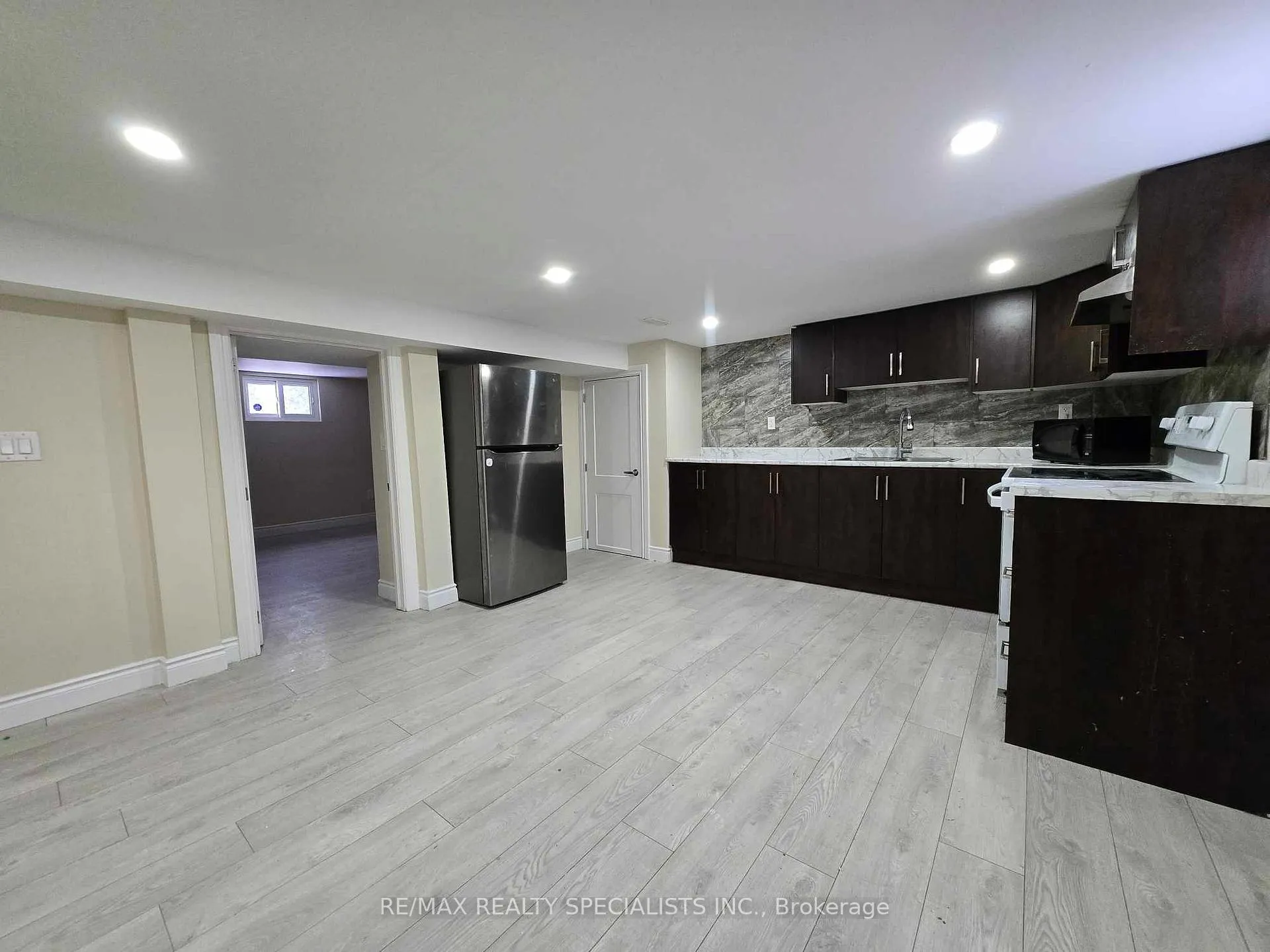 Photo 6 of Unit LOWER, 2167 Dominion Boulevard E, Windsor — HOMEH