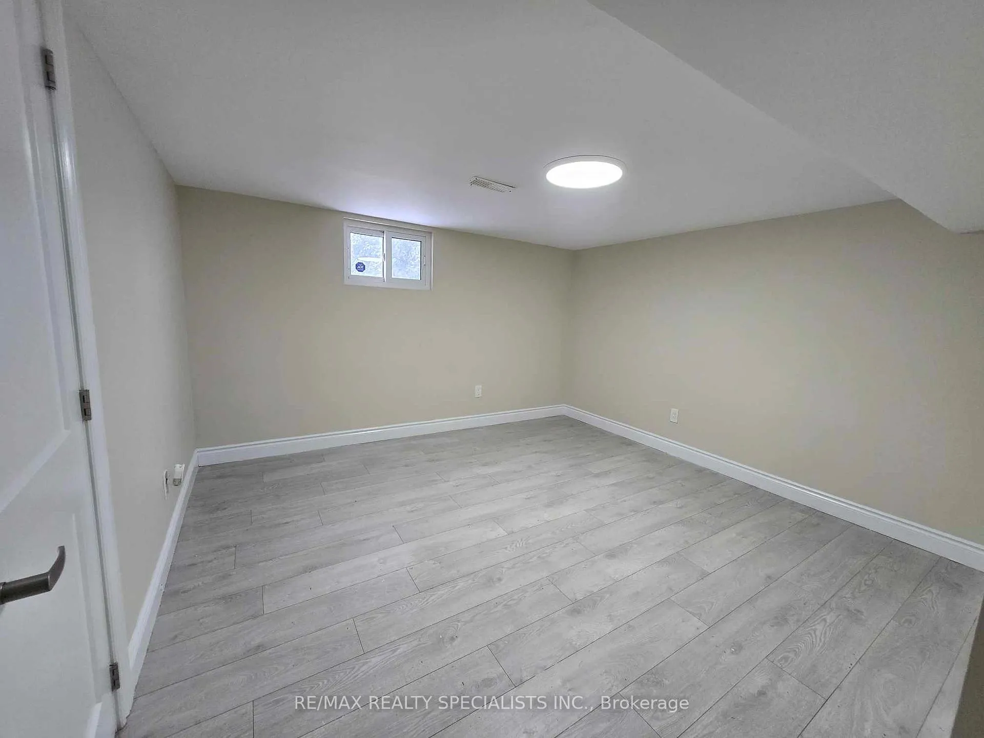 Photo 9 of Unit LOWER, 2167 Dominion Boulevard E, Windsor — HOMEH