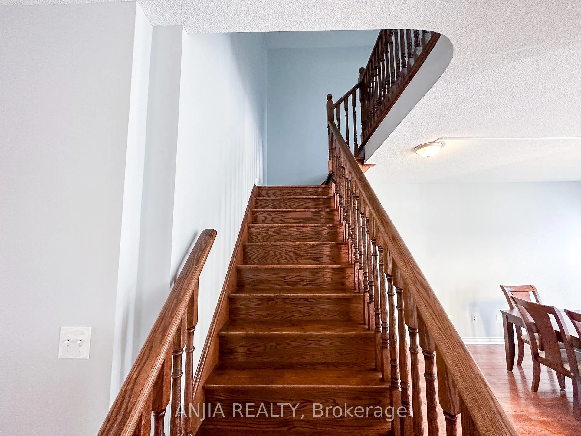 Photo 13 of 21 Fitzroy Avenue, Markham, Wismer — HOMEH