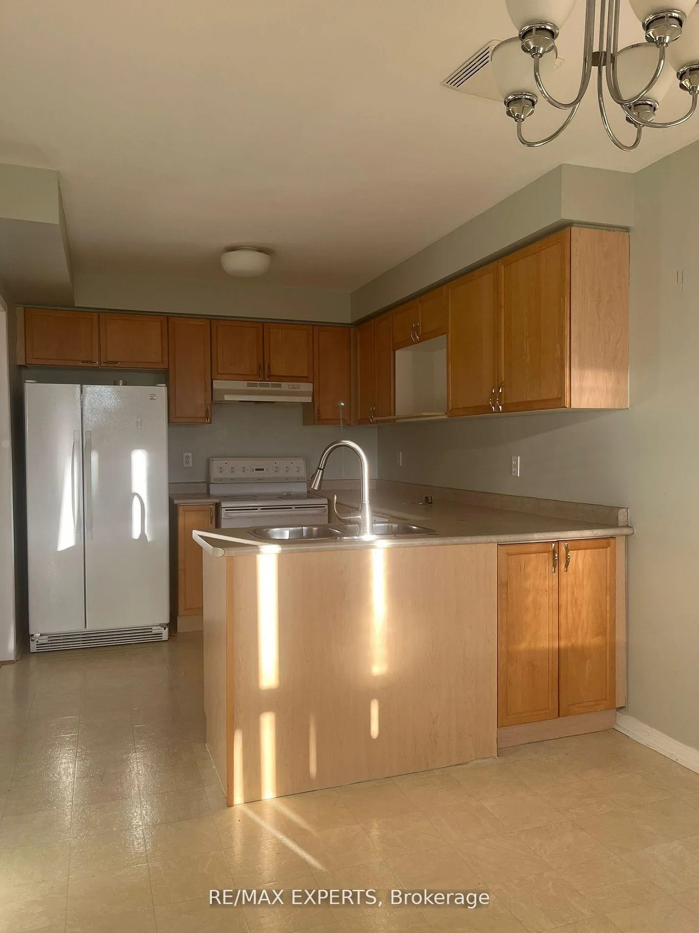 Photo 2 of 546 Aldershot Drive, Oshawa, Eastdale — HOMEH