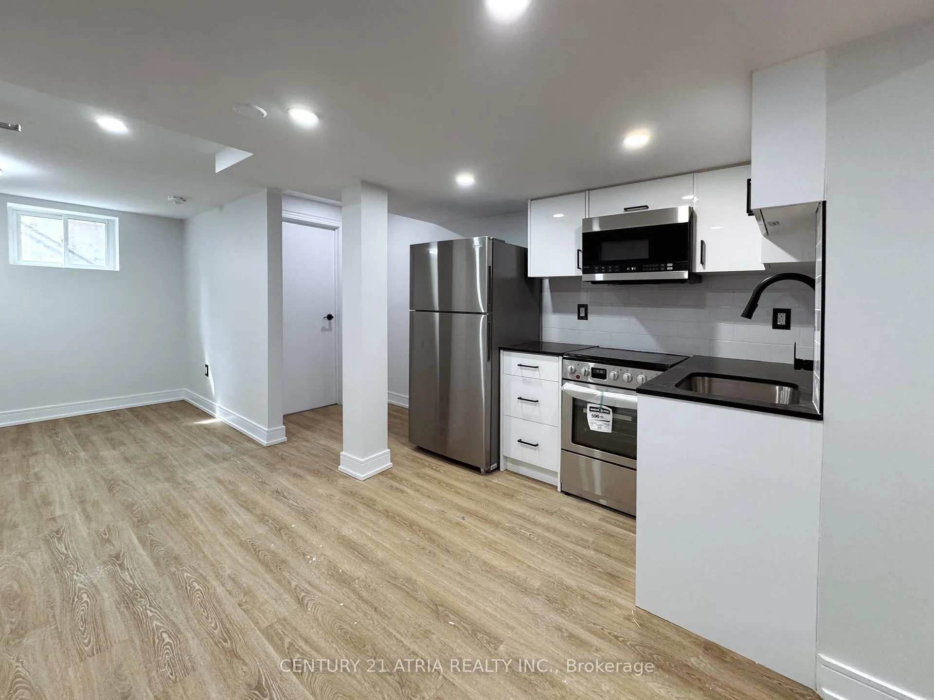 Photo 1 of Unit B, 580 Strouds Lane, Pickering, Amberlea — HOMEH