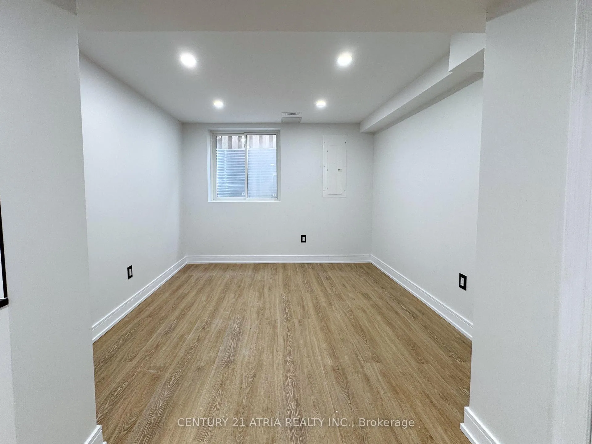 Photo 7 of Unit B, 580 Strouds Lane, Pickering, Amberlea — HOMEH