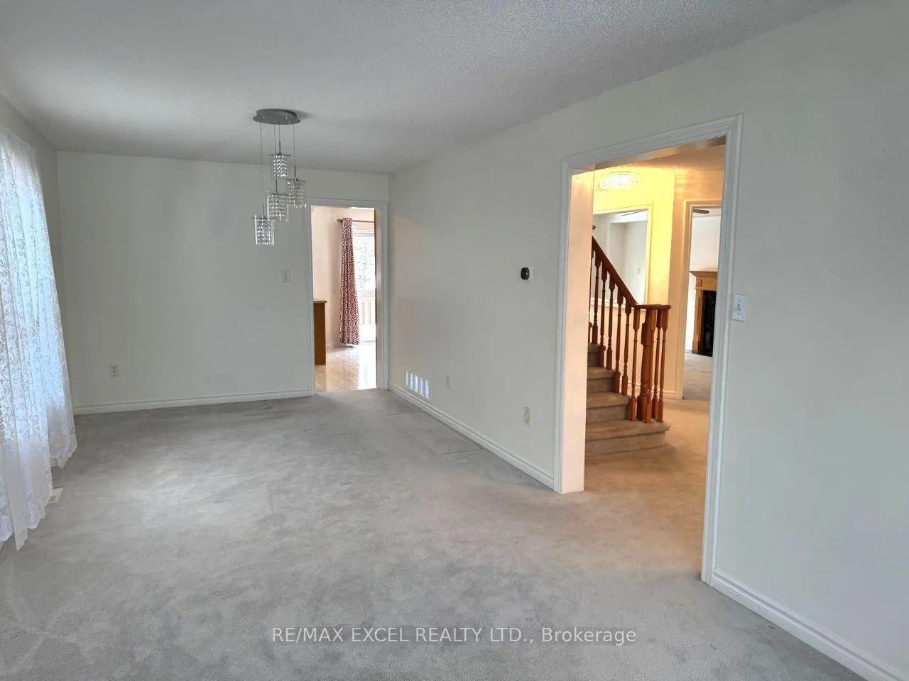 Photo 5 of 56 Stoneybrook Crescent, Barrie, Ardagh — HOMEH