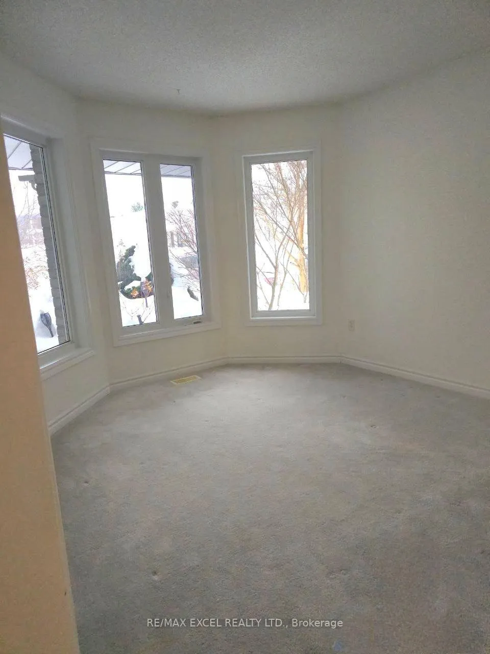 Photo 7 of 56 Stoneybrook Crescent, Barrie, Ardagh — HOMEH
