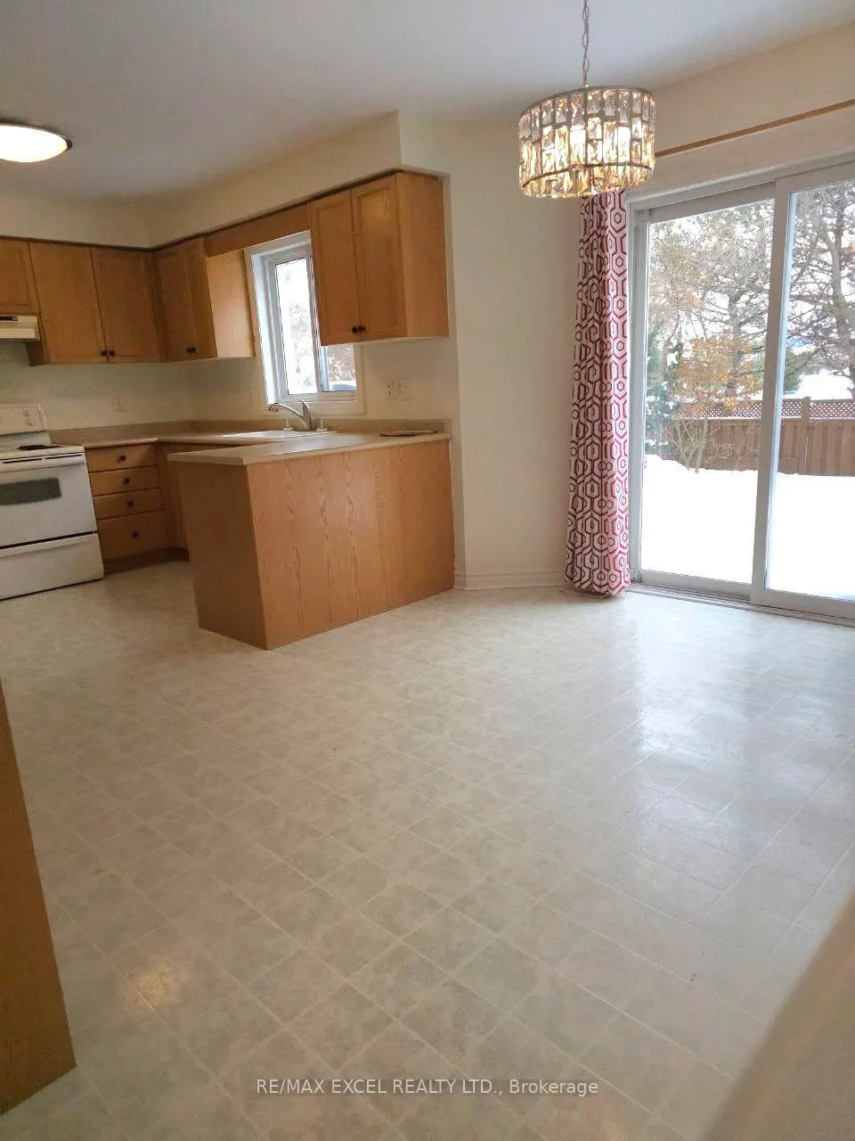 Photo 9 of 56 Stoneybrook Crescent, Barrie, Ardagh — HOMEH