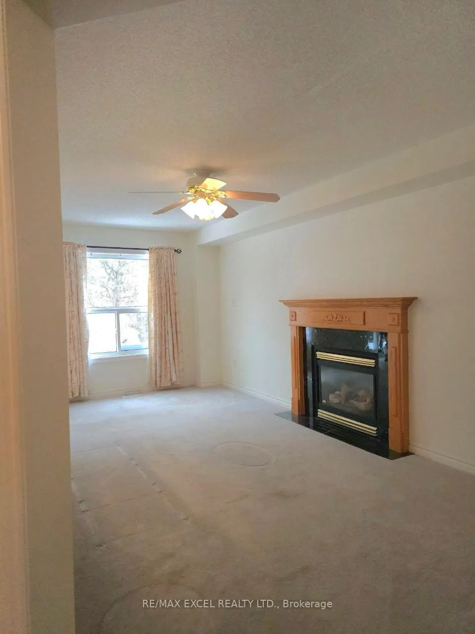Photo 12 of 56 Stoneybrook Crescent, Barrie, Ardagh — HOMEH