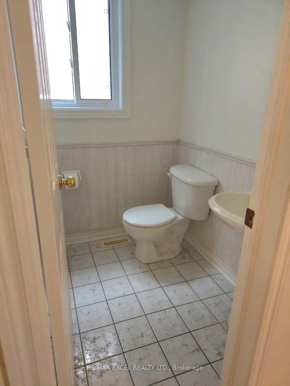 Photo 13 of 56 Stoneybrook Crescent, Barrie, Ardagh — HOMEH