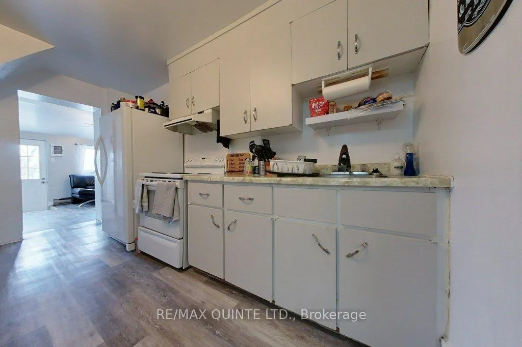 Photo 6 of 293 William Street, Belleville, Belleville Ward — HOMEH