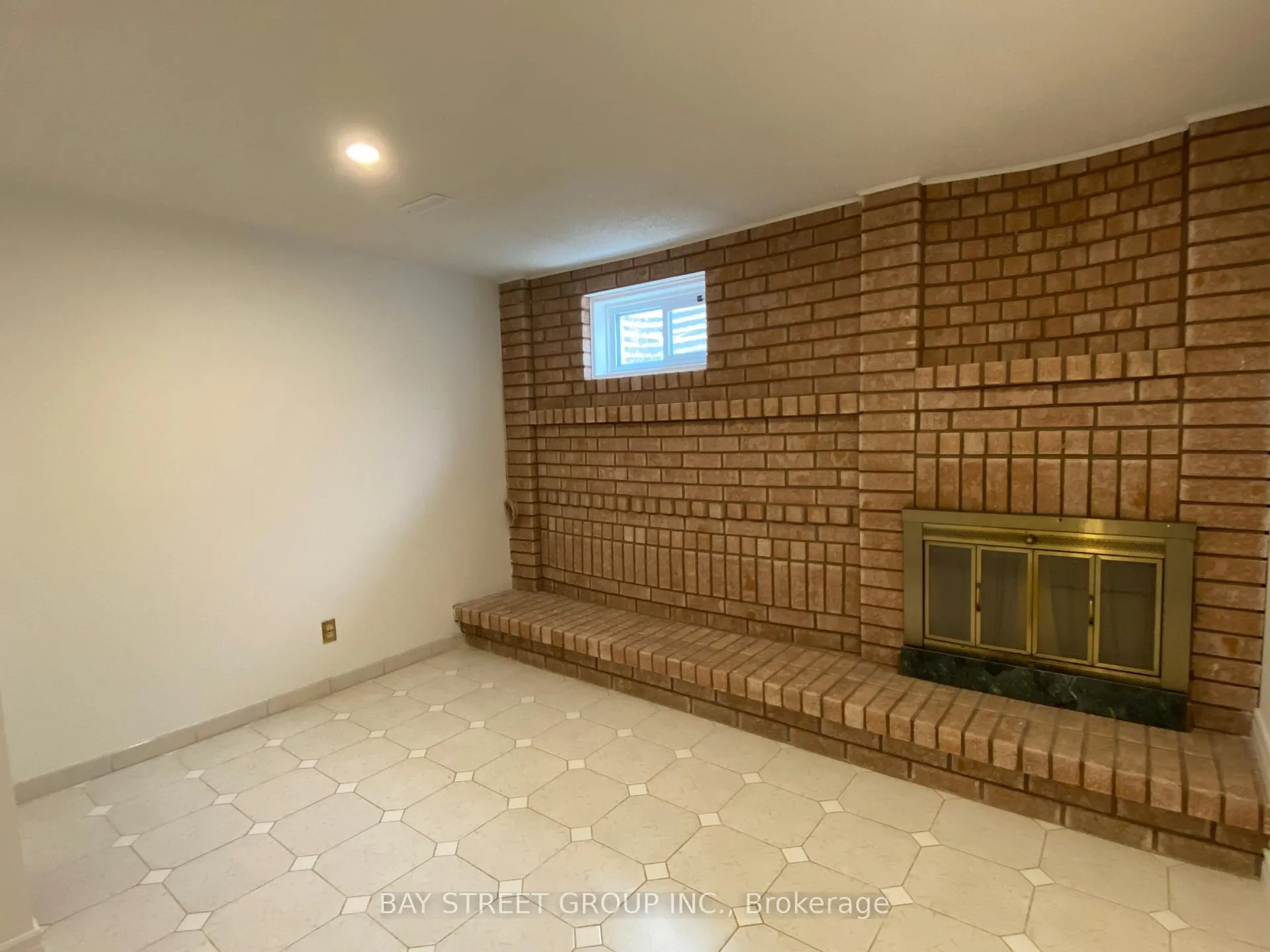 Photo 2 of 58 Foundry Crescent, Markham, Raymerville — HOMEH