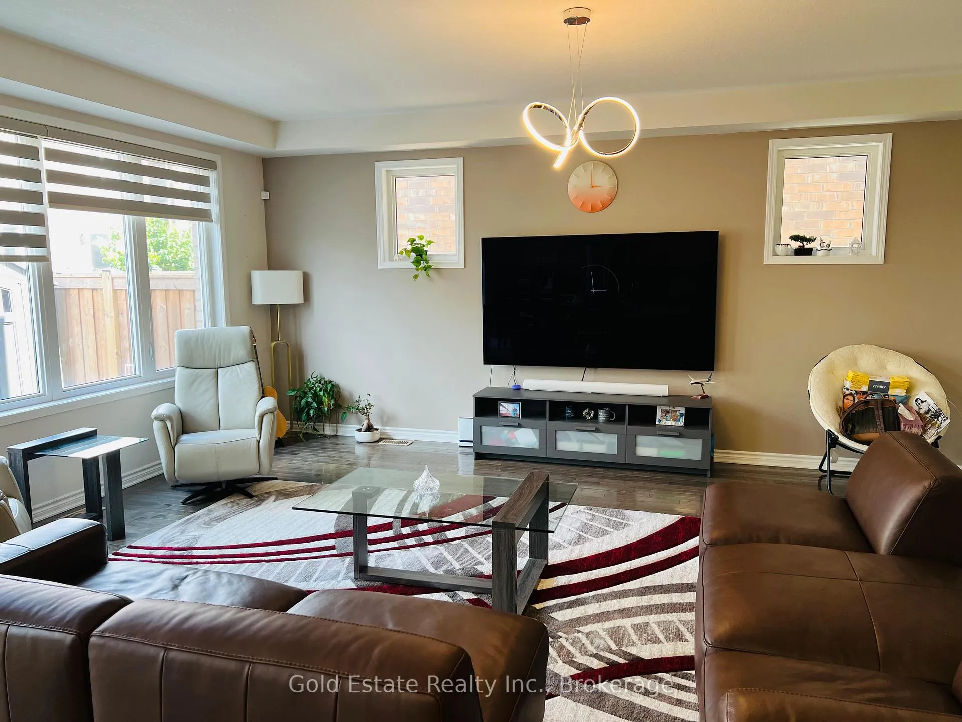 Photo 5 of 212 Spring Creek Drive, Hamilton, Waterdown — HOMEH