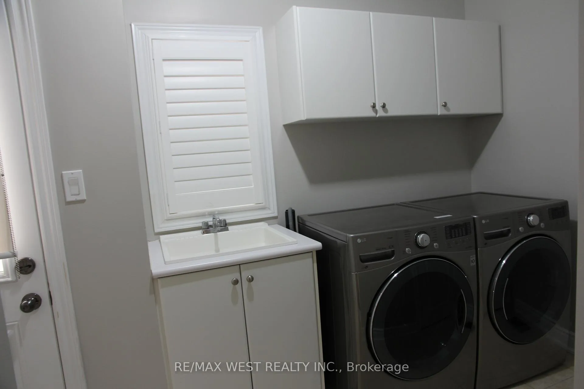 Photo 5 of 245 Poetry Drive, Vaughan, Vellore Village — HOMEH