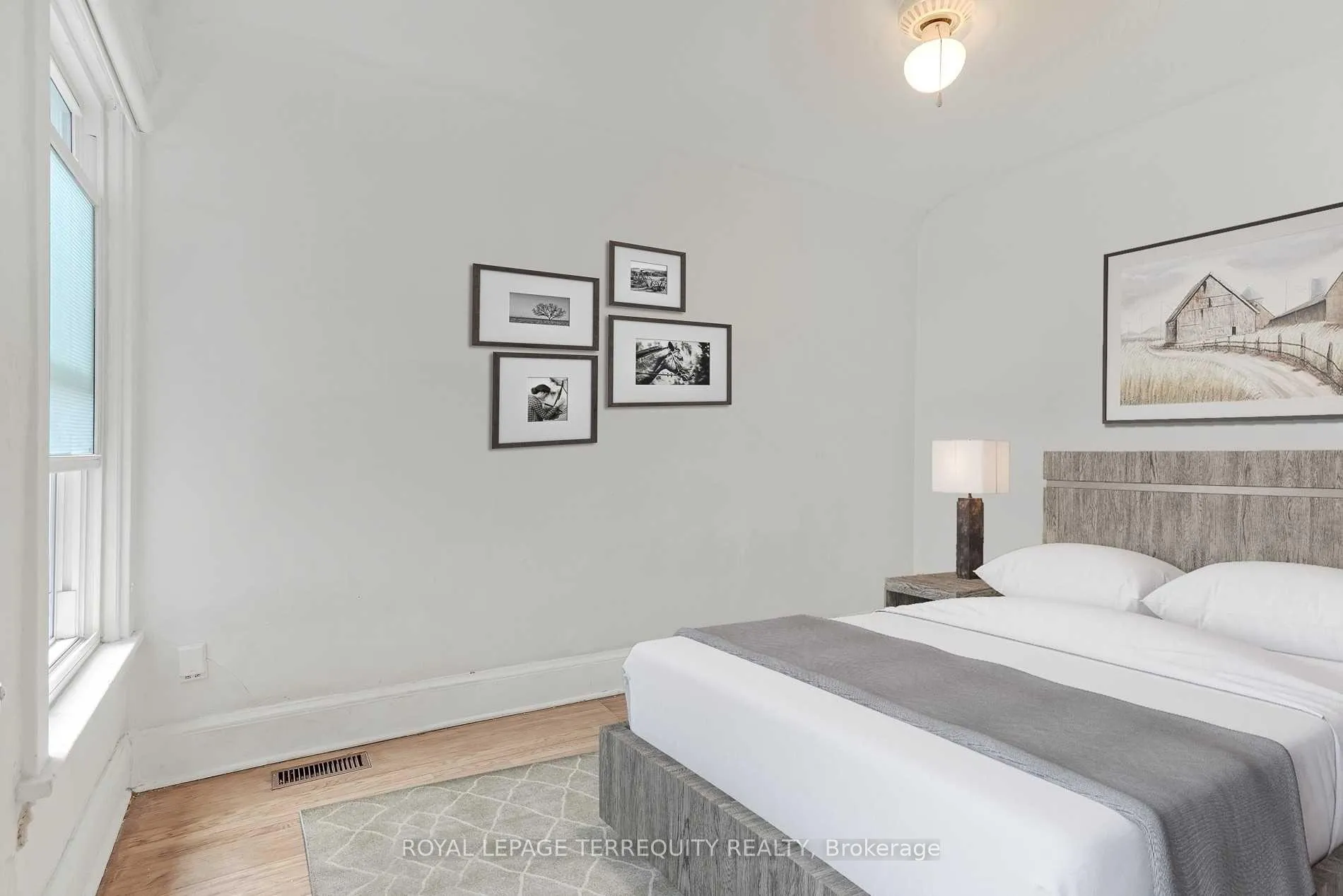 Photo 3 of 559 Crawford Street, Toronto, Palmerston-Little Italy — HOMEH