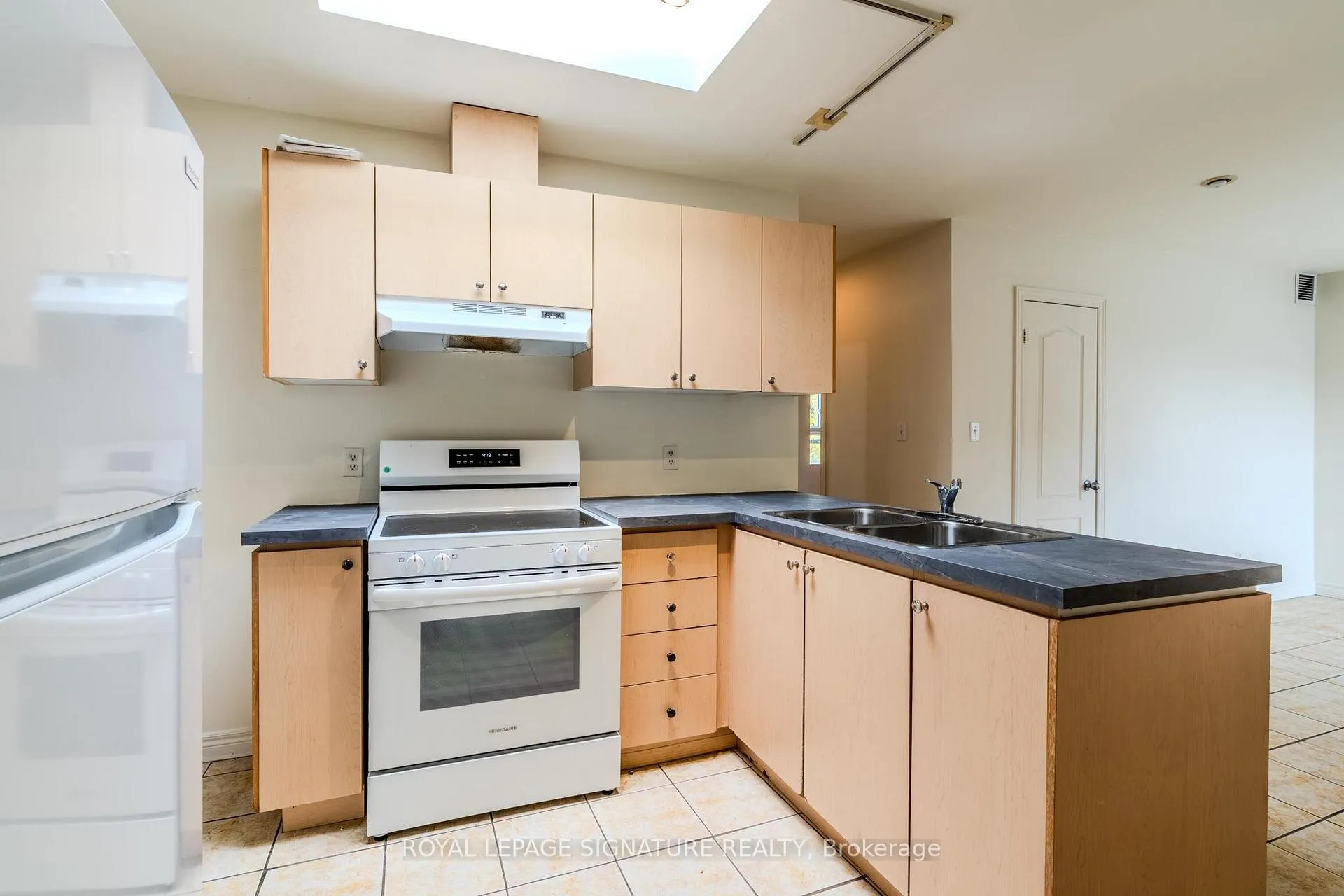 Photo 1 of Unit 3, 401 Donlands Avenue, Toronto, East York — HOMEH