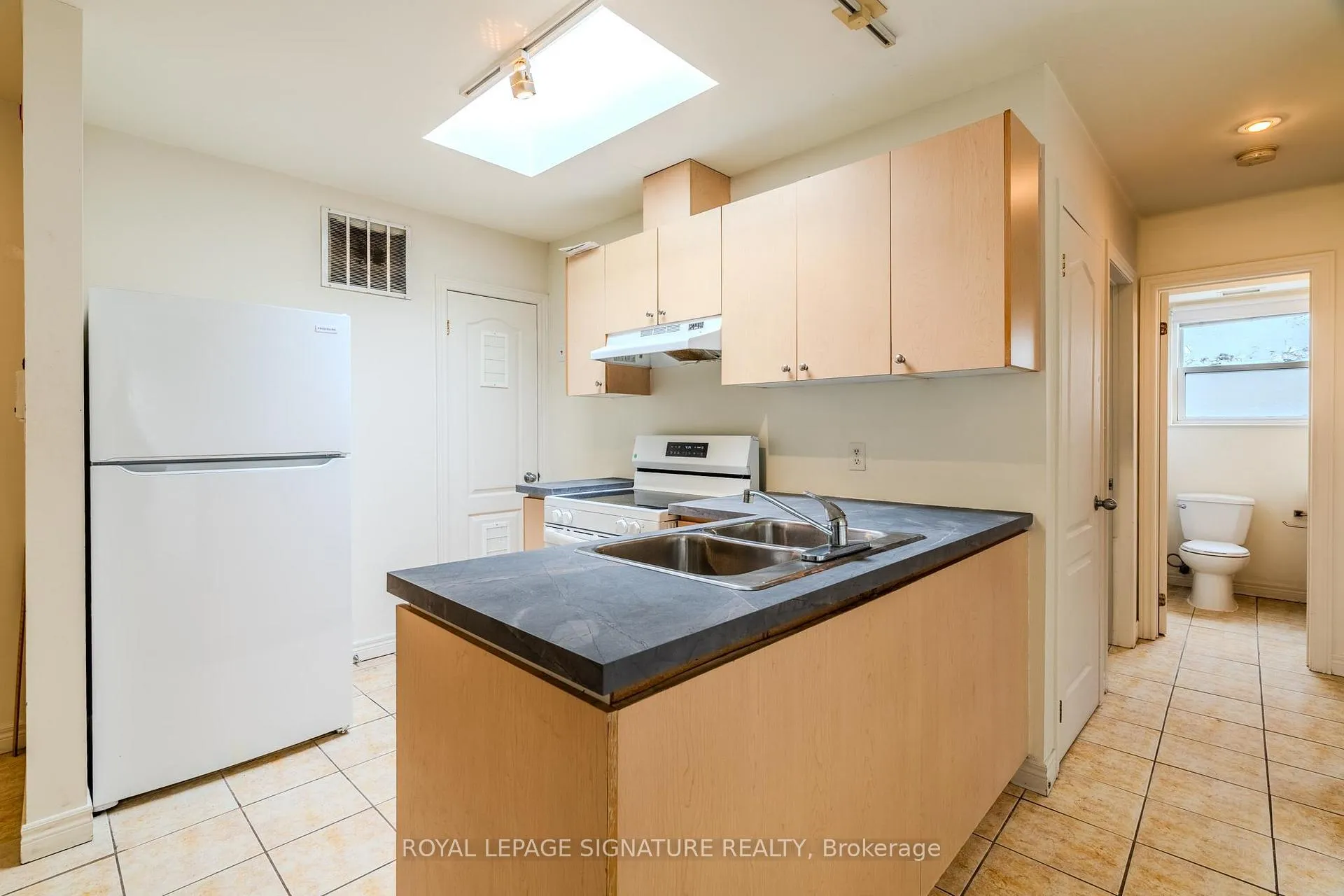 Photo 2 of Unit 3, 401 Donlands Avenue, Toronto, East York — HOMEH