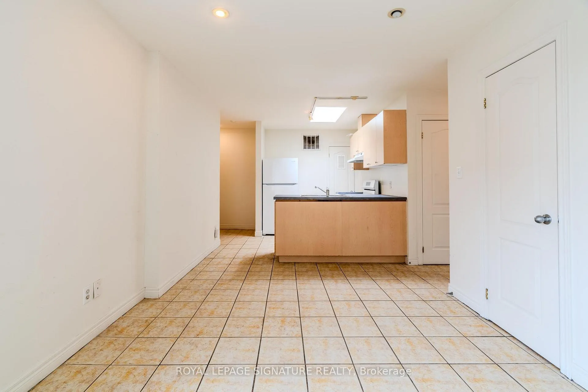 Photo 6 of Unit 3, 401 Donlands Avenue, Toronto, East York — HOMEH