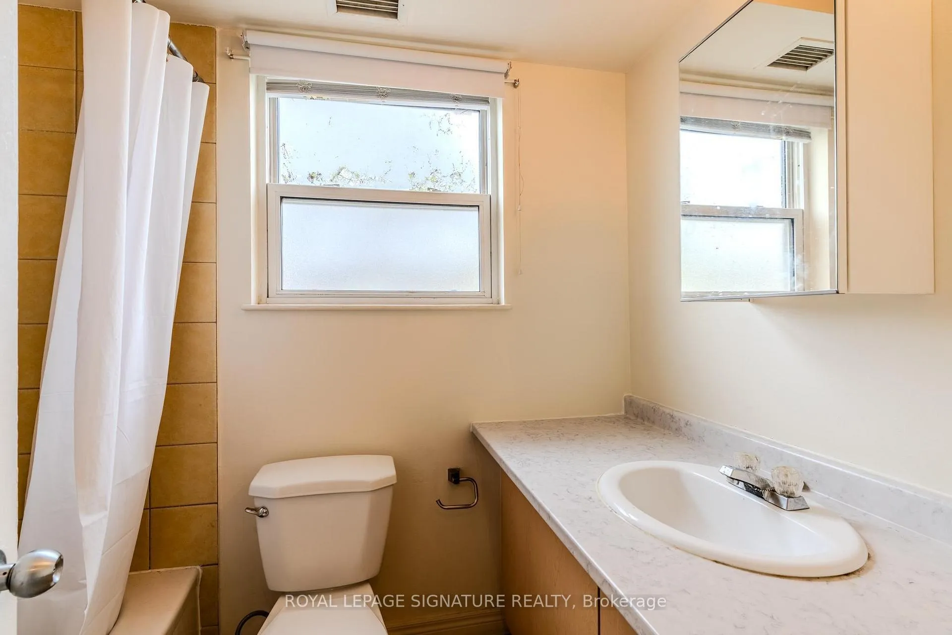 Photo 15 of Unit 3, 401 Donlands Avenue, Toronto, East York — HOMEH