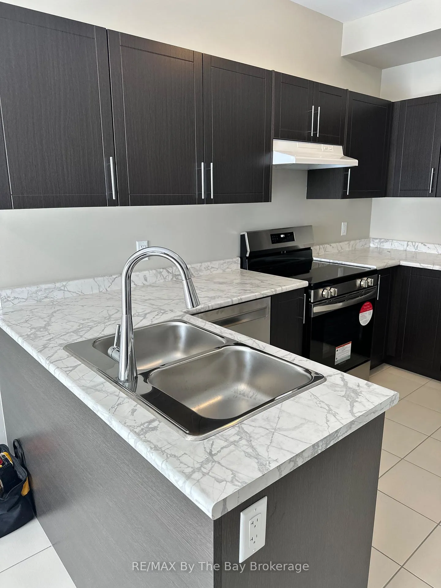 Photo 7 of 286 Springfield Crescent, Clearview, Stayner — HOMEH