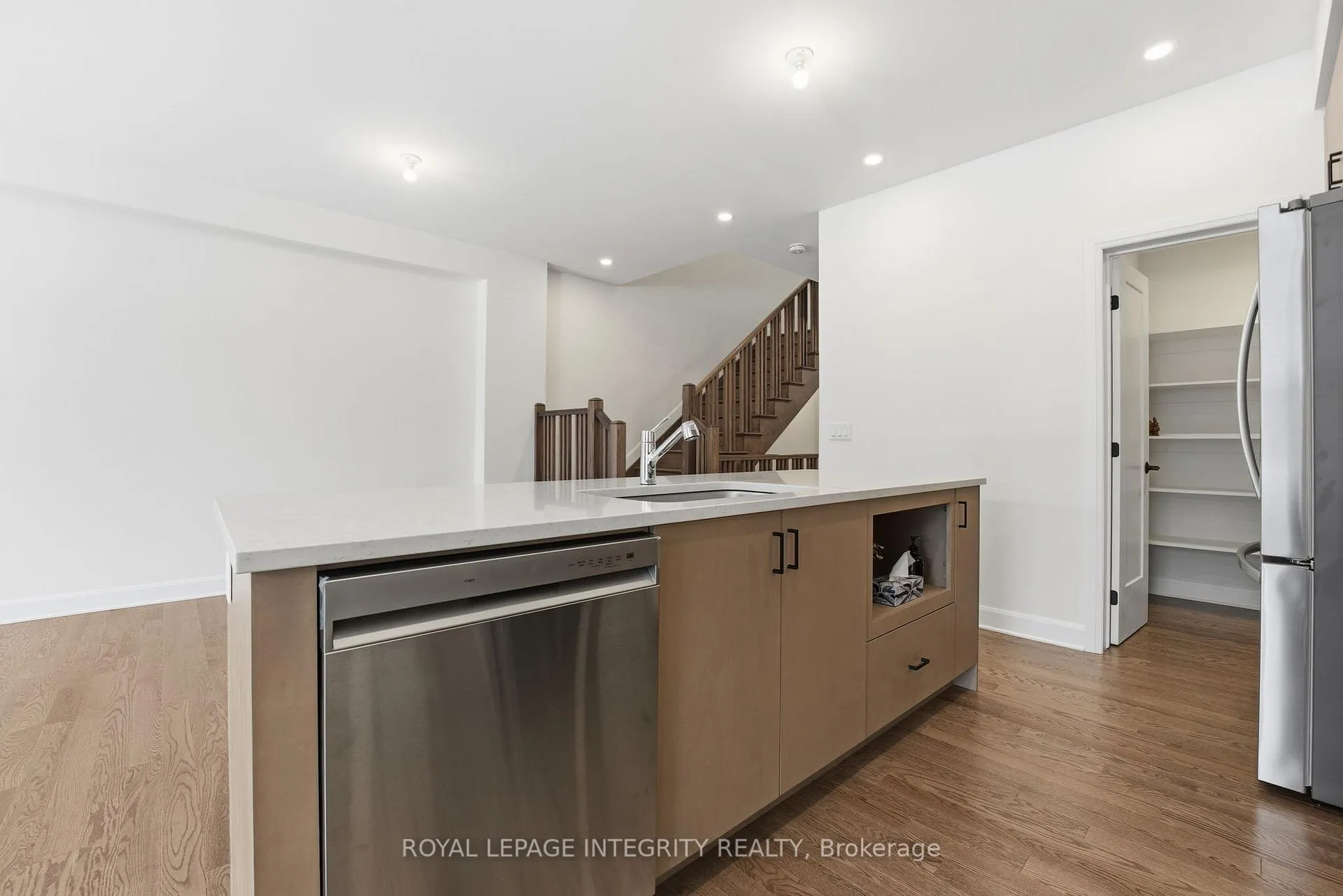 Photo 7 of 1194 Spoor Street, Ottawa, Kanata - Rural Kanata (Central) — HOMEH