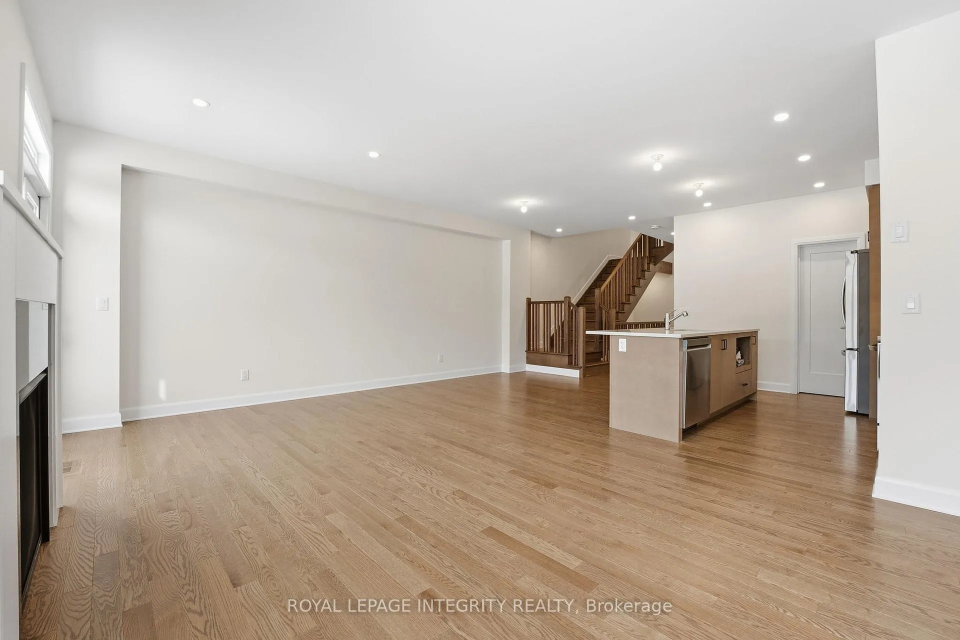 Photo 8 of 1194 Spoor Street, Ottawa, Kanata - Rural Kanata (Central) — HOMEH