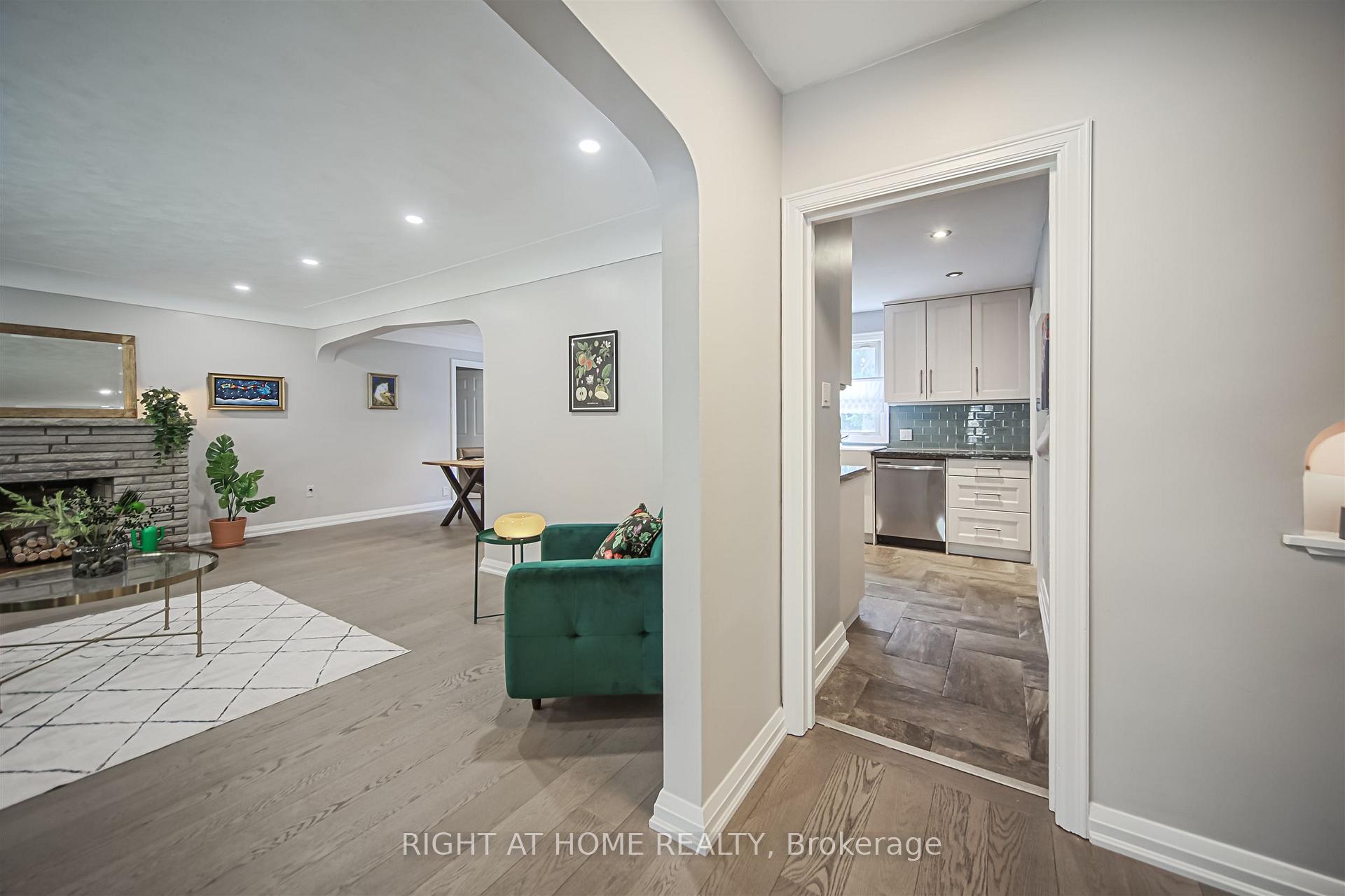Photo 4 of 388 Lark Avenue, Burlington, LaSalle — HOMEH