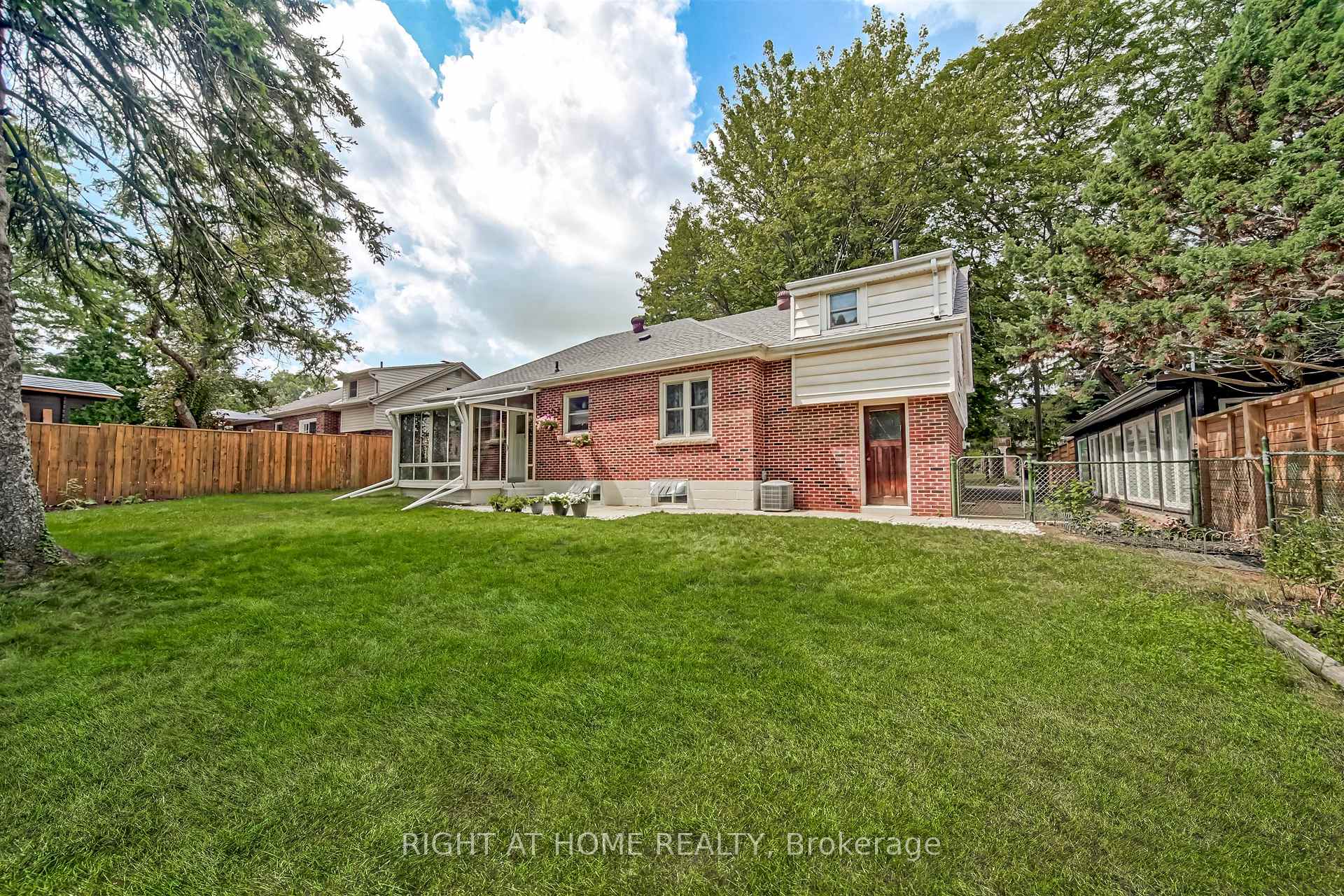 Photo 11 of 388 Lark Avenue, Burlington, LaSalle — HOMEH