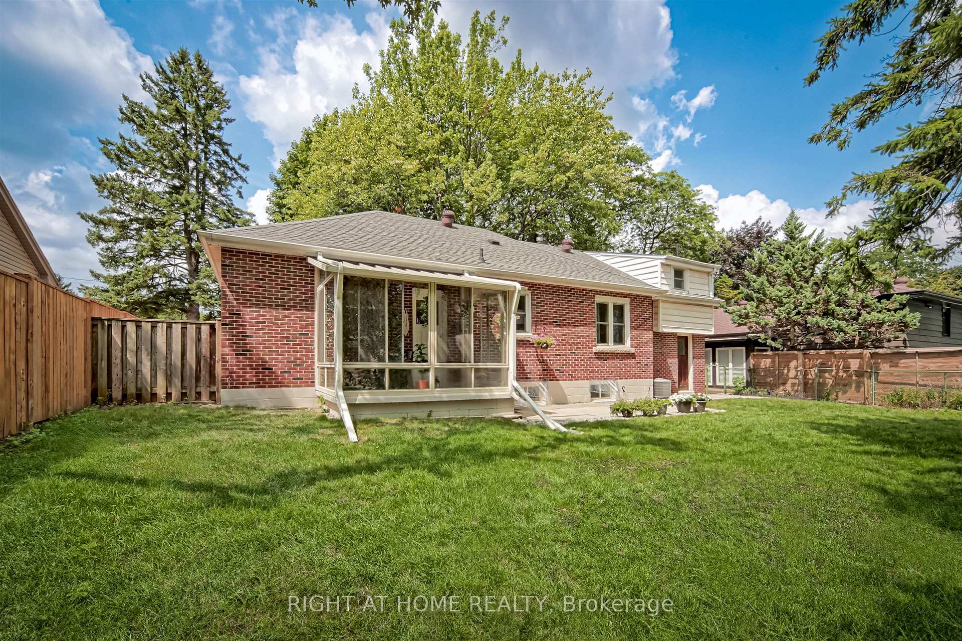 Photo 30 of 388 Lark Avenue, Burlington, LaSalle — HOMEH
