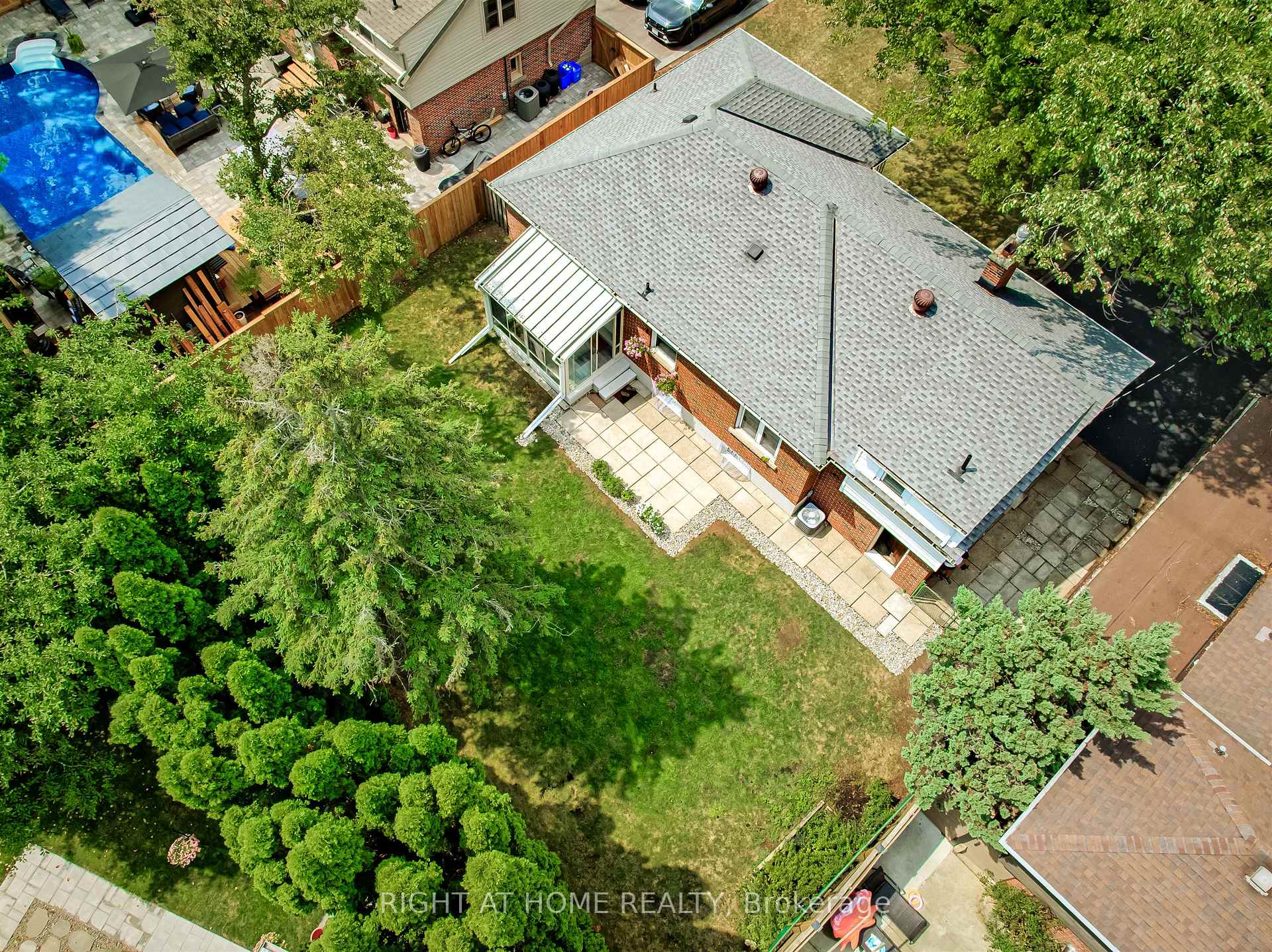 Photo 28 of 388 Lark Avenue, Burlington, LaSalle — HOMEH