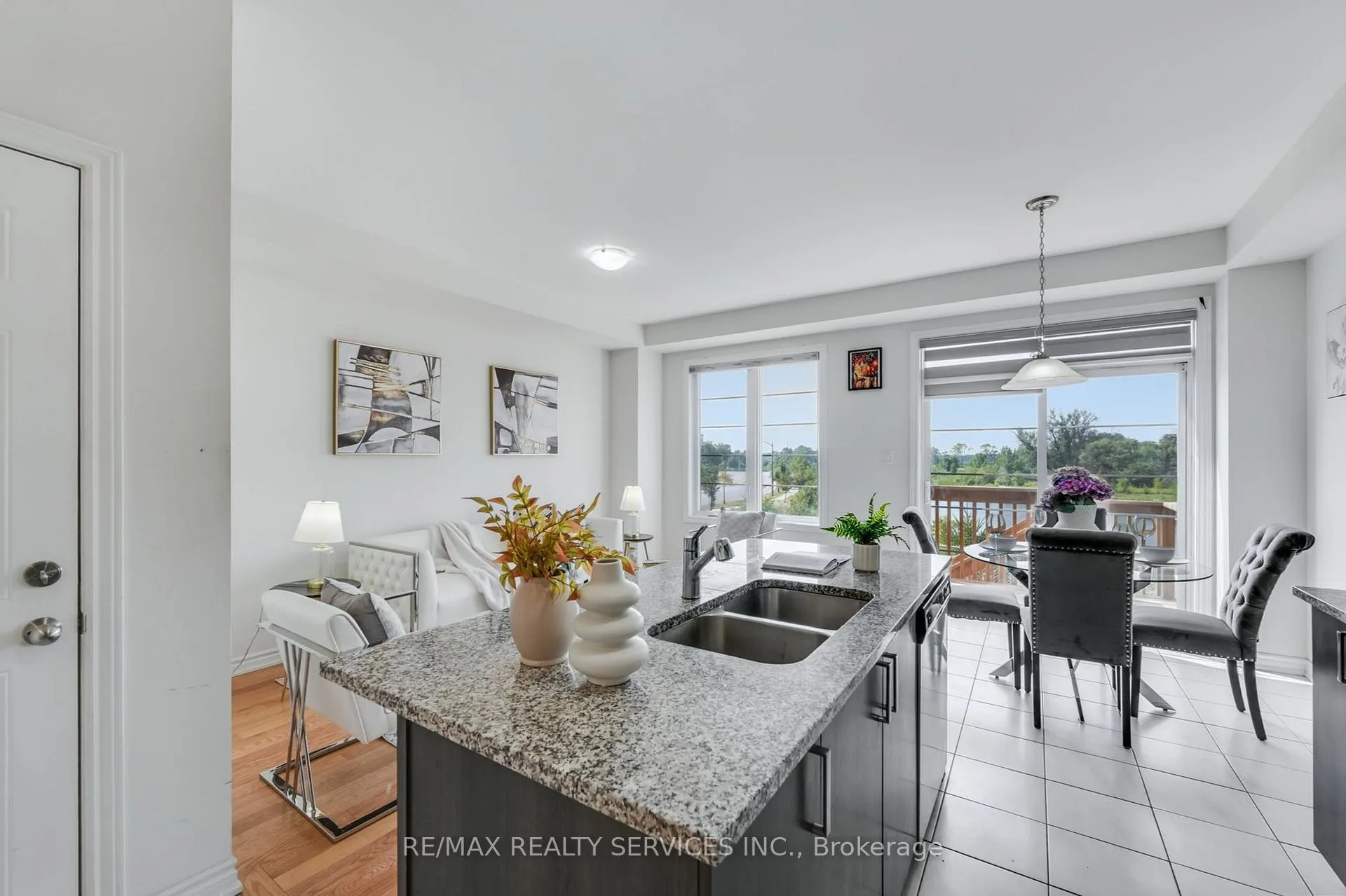 Photo 9 of 49 Bayardo Drive, Oshawa, Windfields — HOMEH