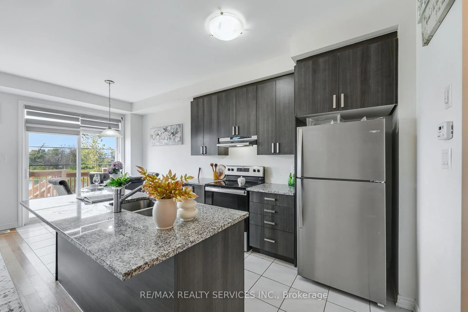 Photo 10 of 49 Bayardo Drive, Oshawa, Windfields — HOMEH