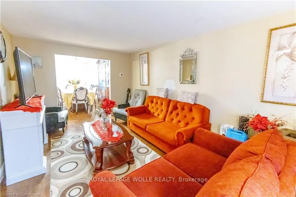 Photo 3 of 35 Rushbrook Drive, Kitchener — HOMEH