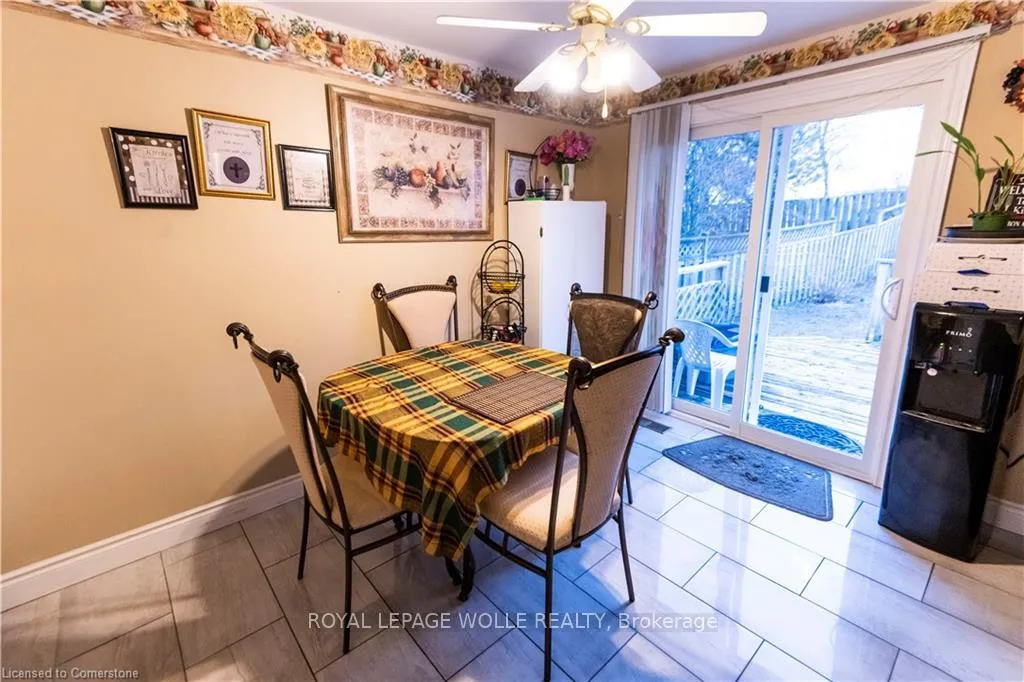 Photo 8 of 35 Rushbrook Drive, Kitchener — HOMEH