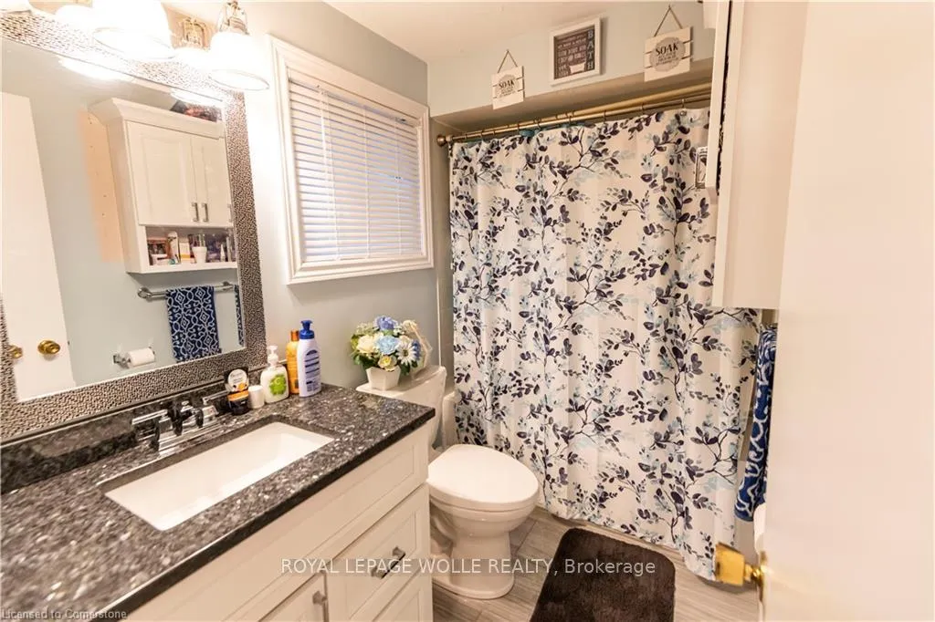 Photo 9 of 35 Rushbrook Drive, Kitchener — HOMEH