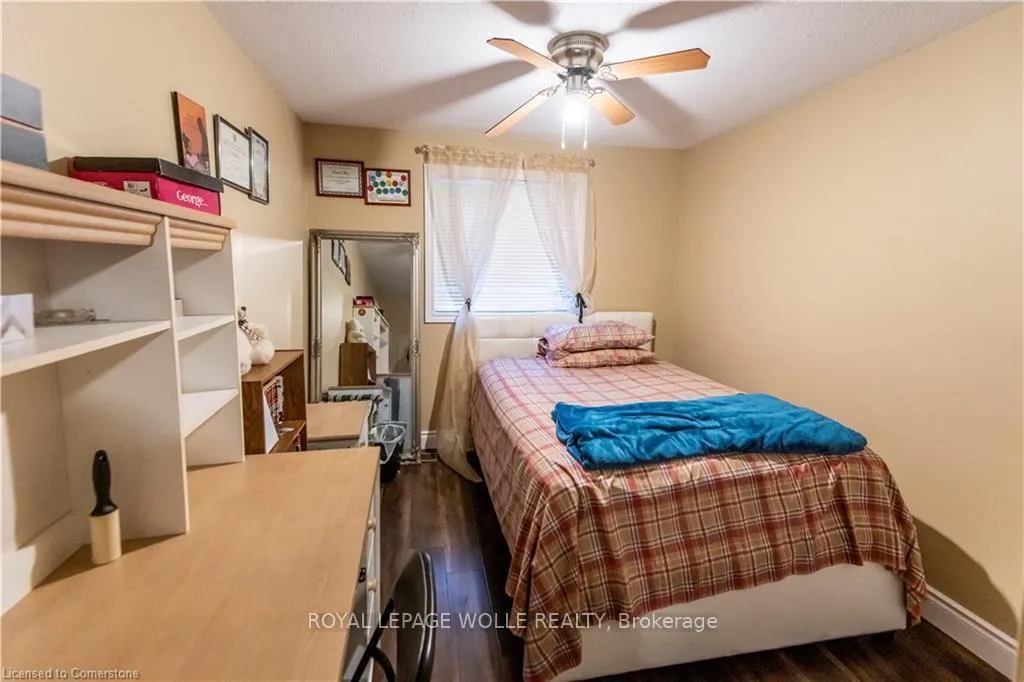 Photo 11 of 35 Rushbrook Drive, Kitchener — HOMEH