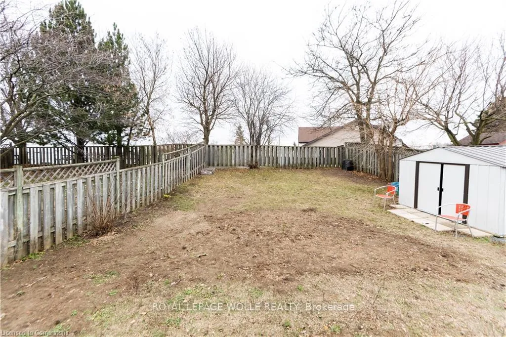 Photo 12 of 35 Rushbrook Drive, Kitchener — HOMEH
