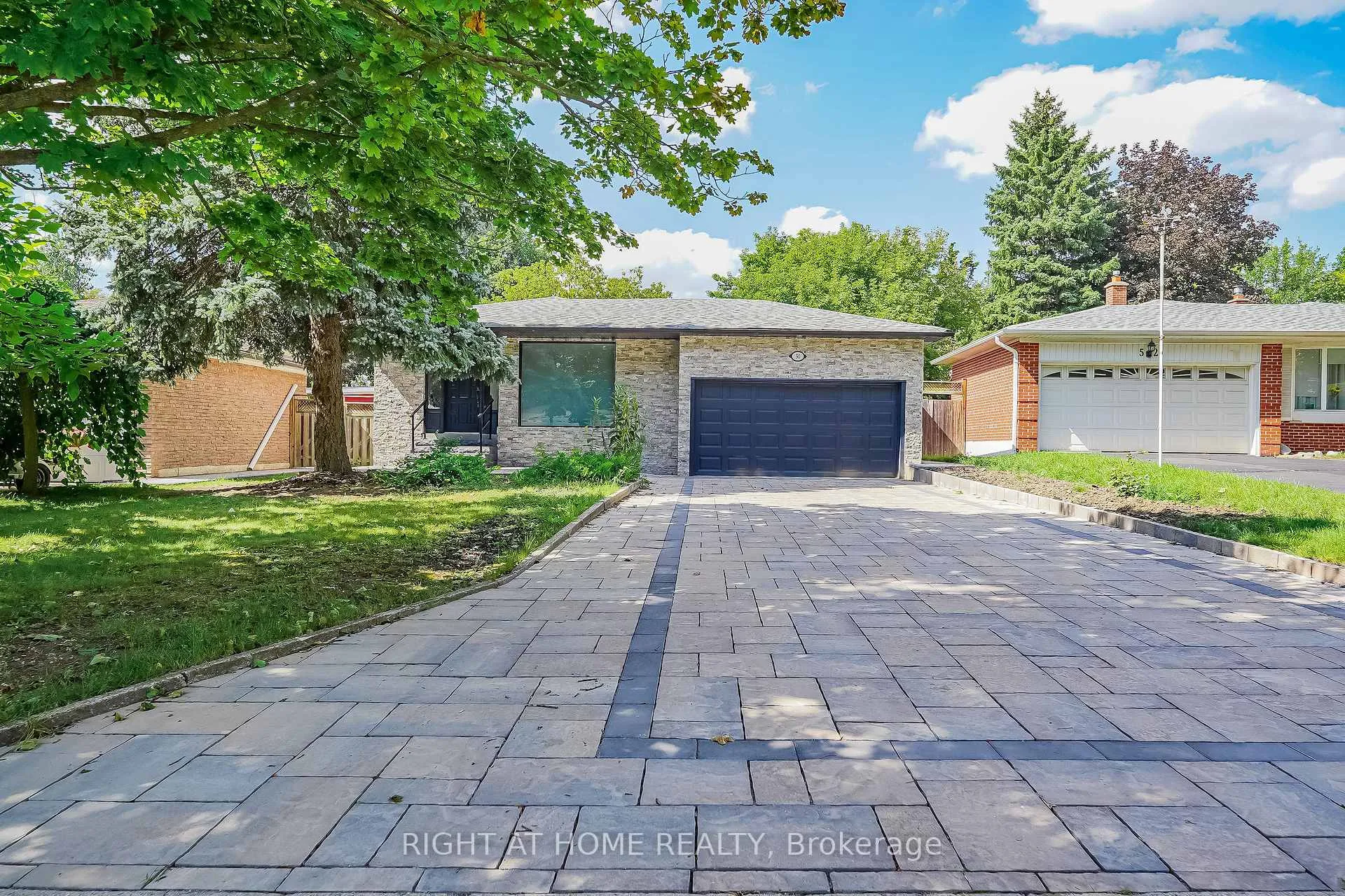 Photo 1 of Unit Unit B, 50 Coral Harbour Crescent, Markham, Thornhill — HOMEH