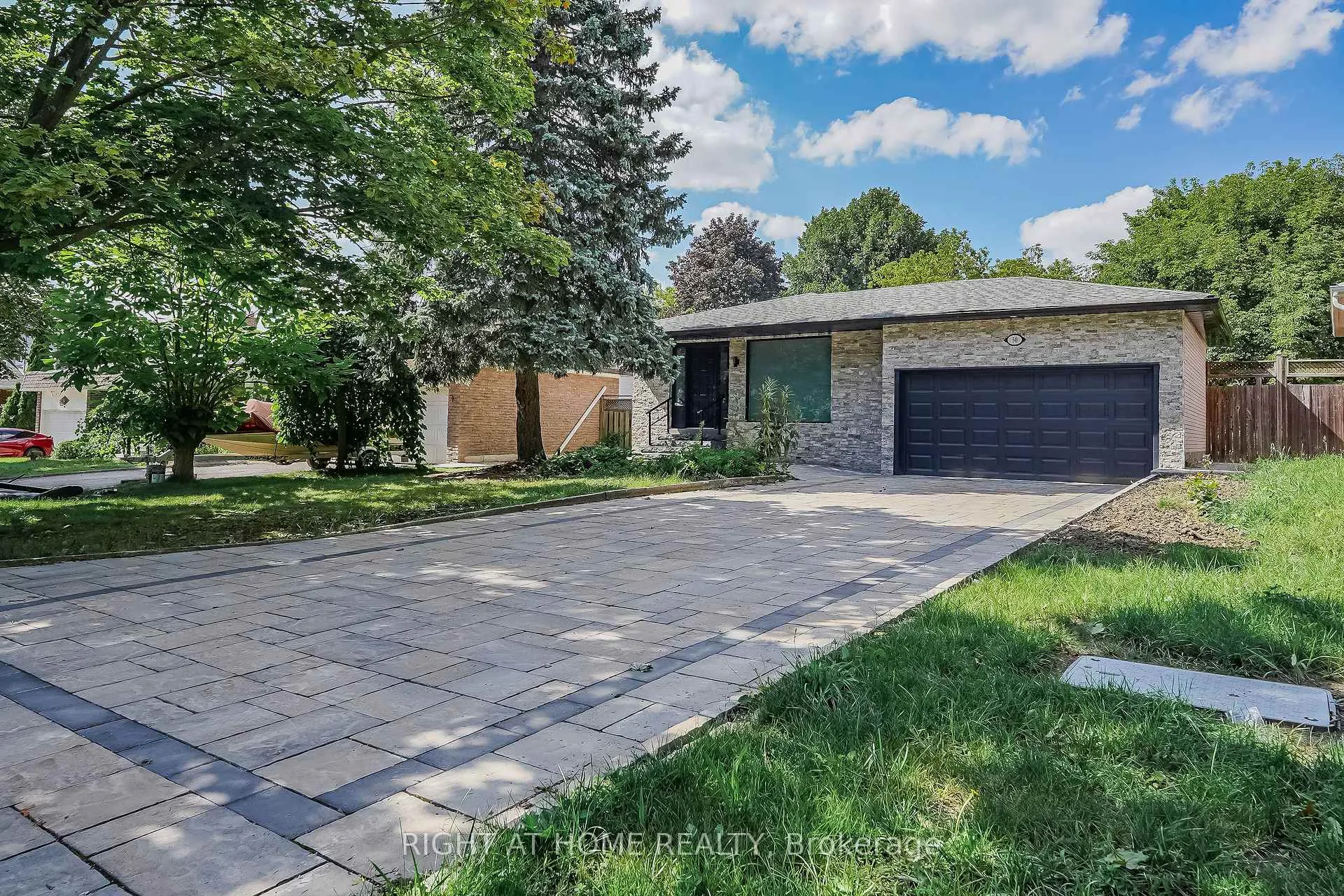 Photo 2 of Unit Unit B, 50 Coral Harbour Crescent, Markham, Thornhill — HOMEH