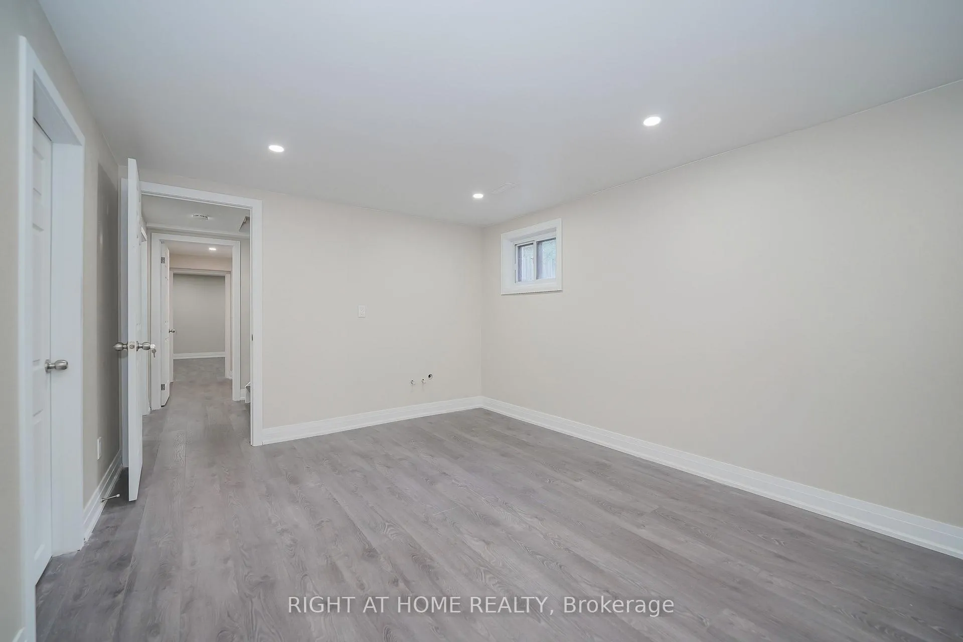 Photo 10 of Unit Unit B, 50 Coral Harbour Crescent, Markham, Thornhill — HOMEH