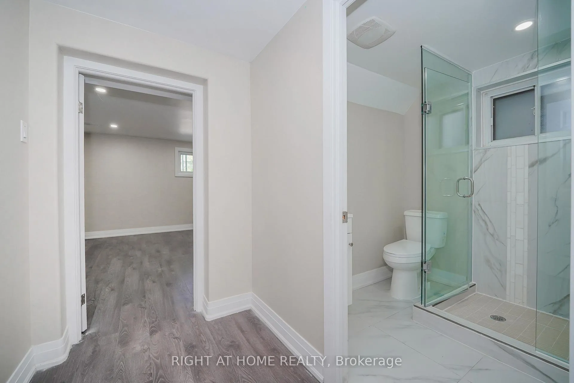 Photo 18 of Unit Unit B, 50 Coral Harbour Crescent, Markham, Thornhill — HOMEH