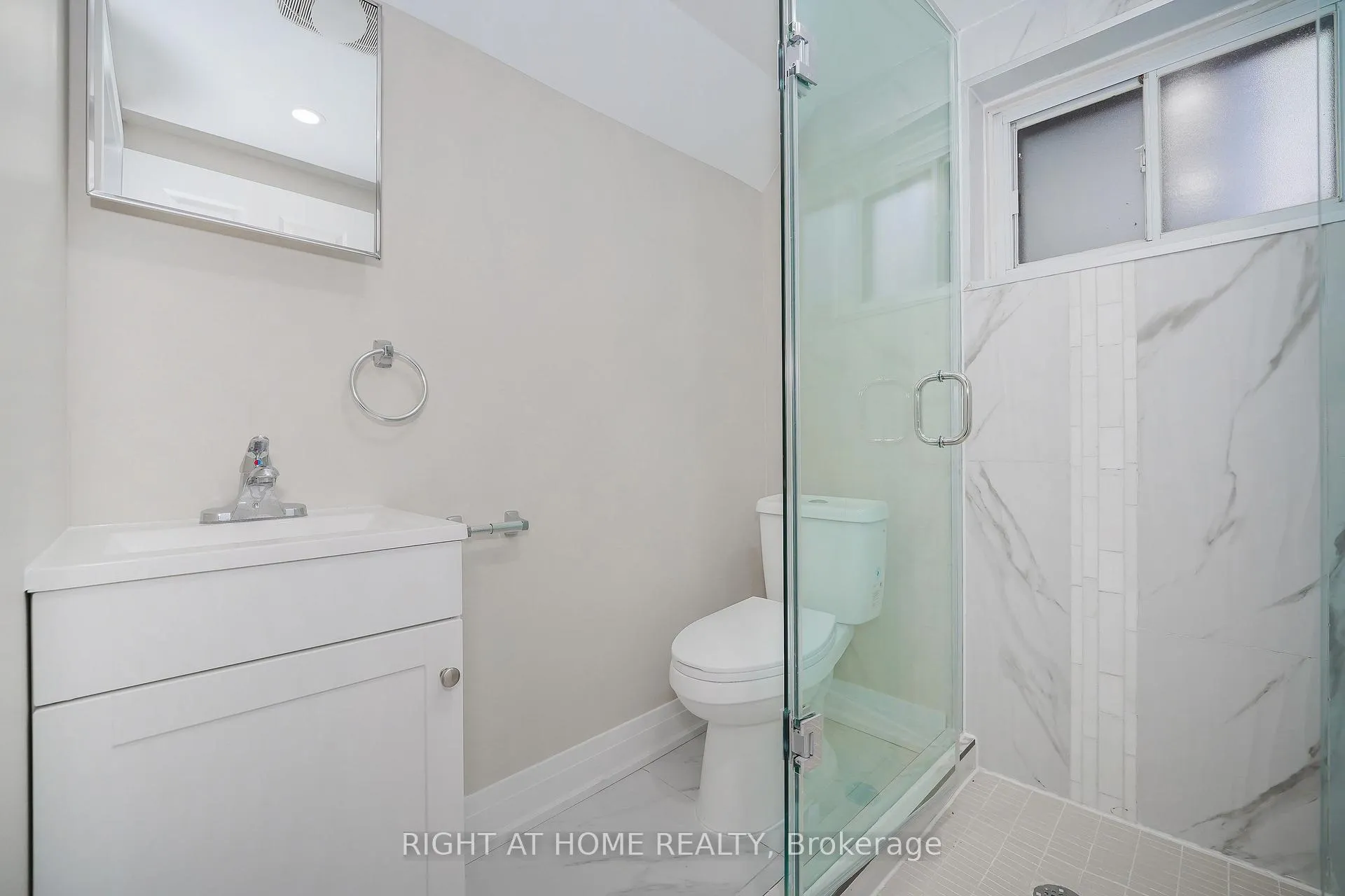 Photo 19 of Unit Unit B, 50 Coral Harbour Crescent, Markham, Thornhill — HOMEH