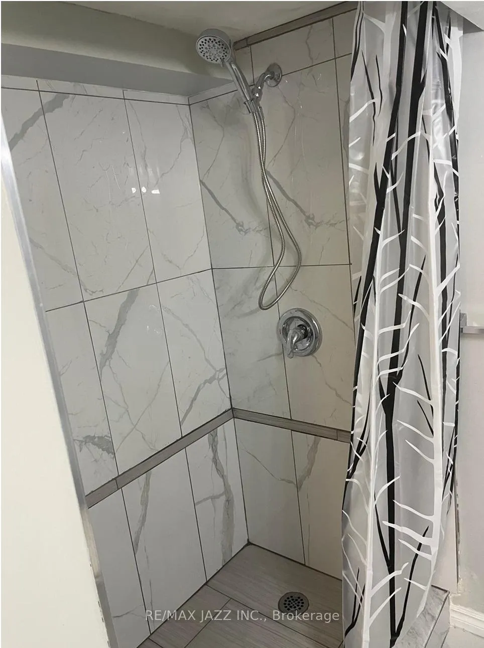 Photo 11 of Unit Lower, 41 Tulloch Drive, Ajax, South East — HOMEH