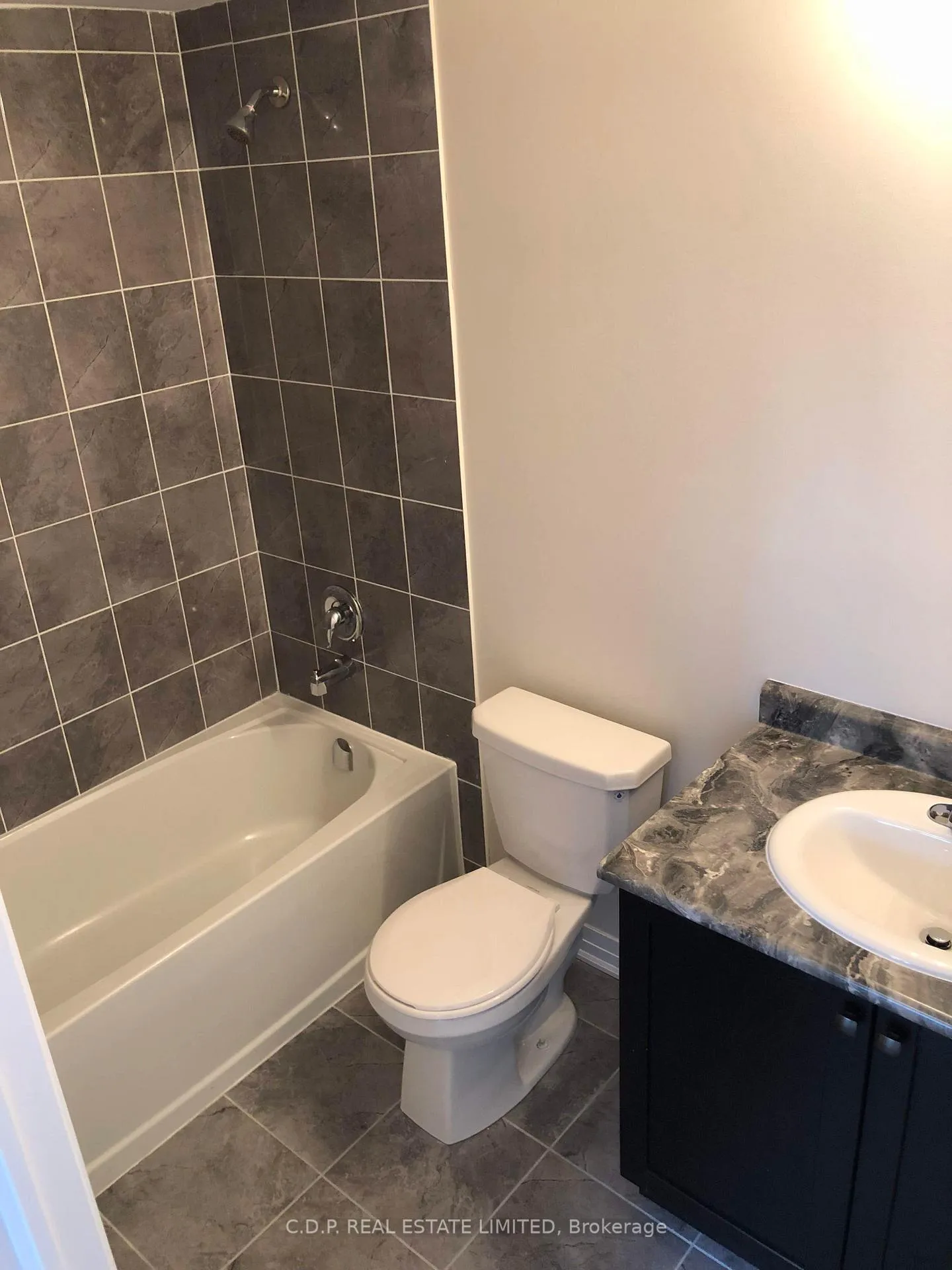 Photo 8 of 38 BEDFORD Estates Crescent N, Barrie, Bayshore — HOMEH