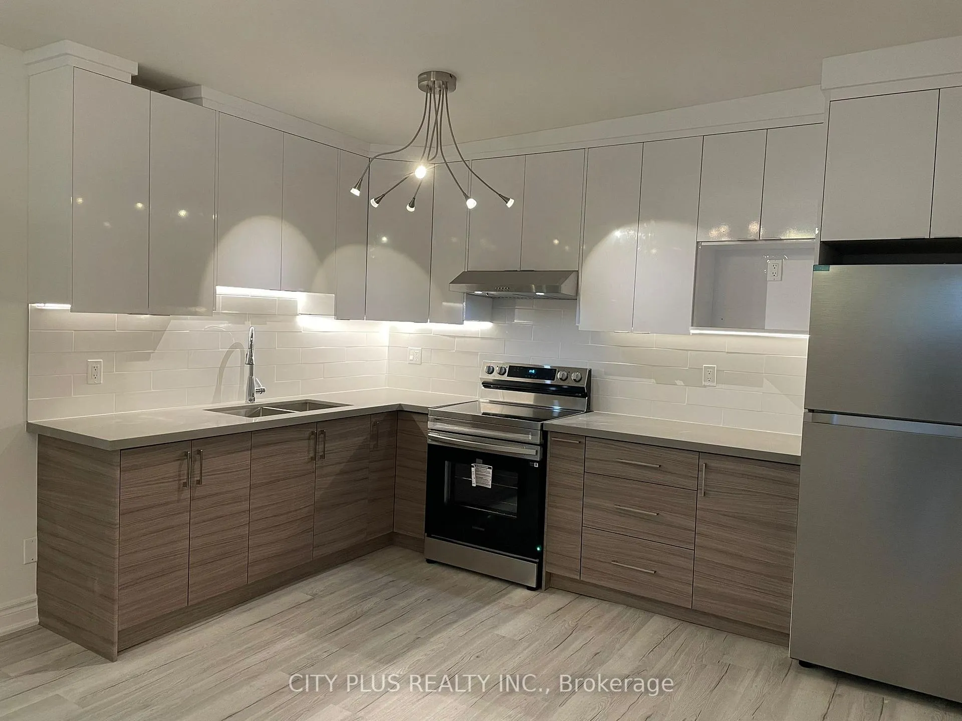 Photo 2 of Unit 7, 373 Broadview Avenue, Toronto, North Riverdale — HOMEH