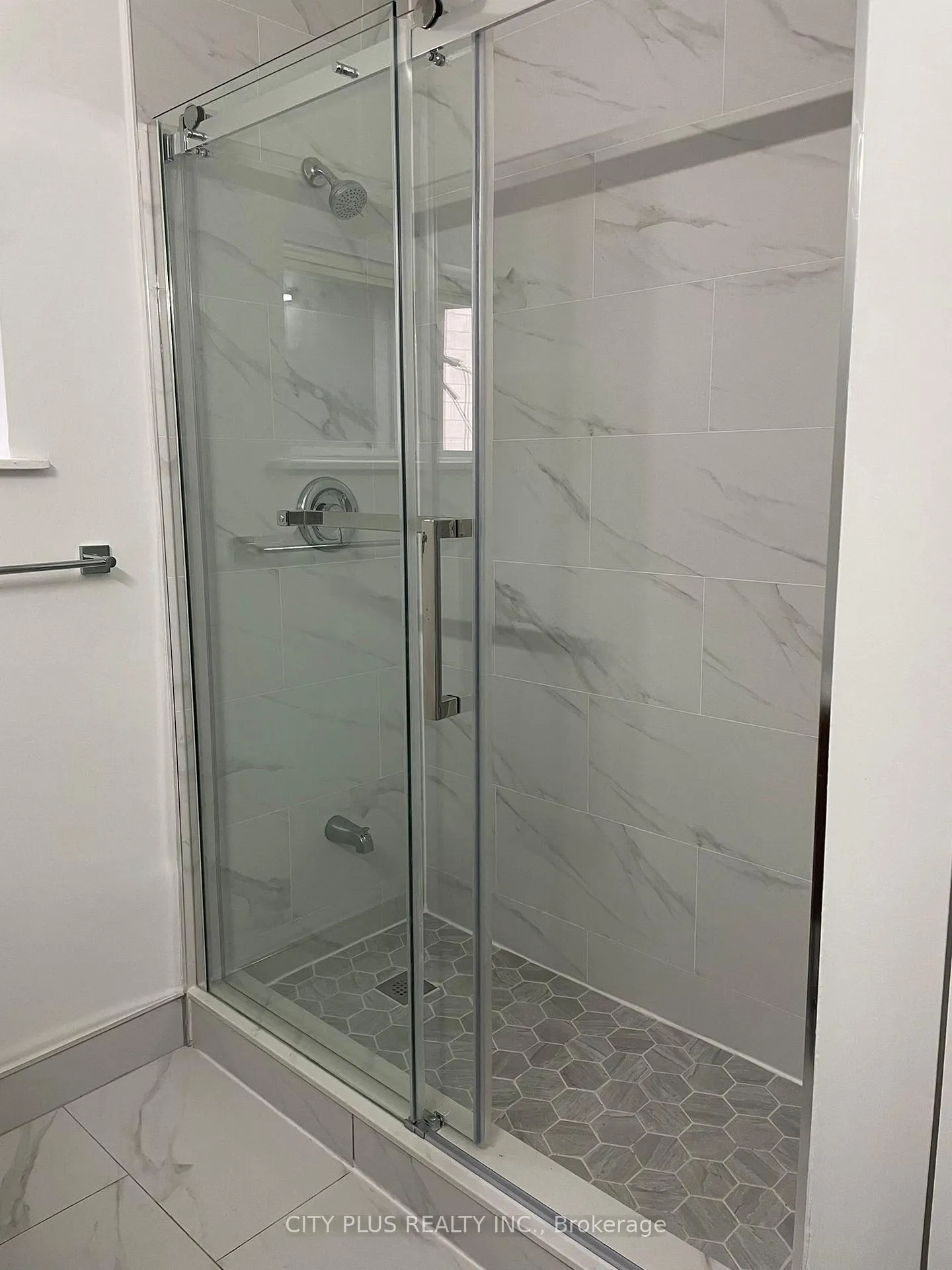 Photo 6 of Unit 7, 373 Broadview Avenue, Toronto, North Riverdale — HOMEH