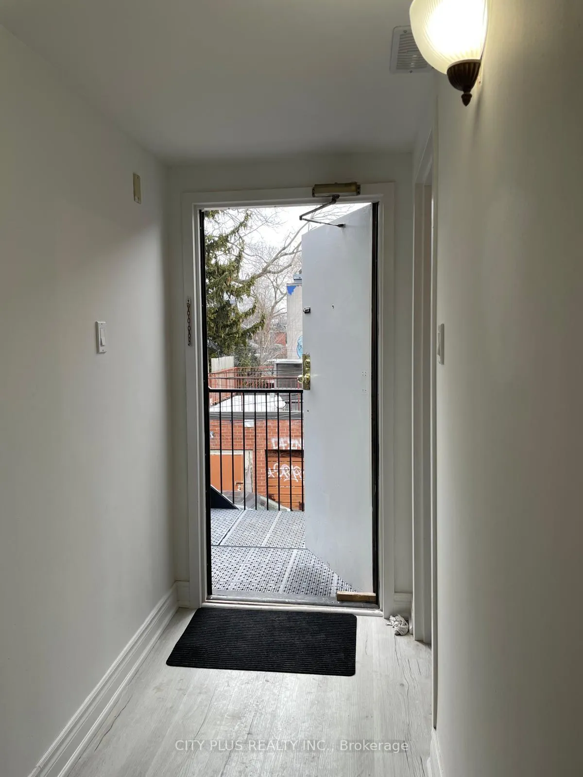 Photo 7 of Unit 7, 373 Broadview Avenue, Toronto, North Riverdale — HOMEH