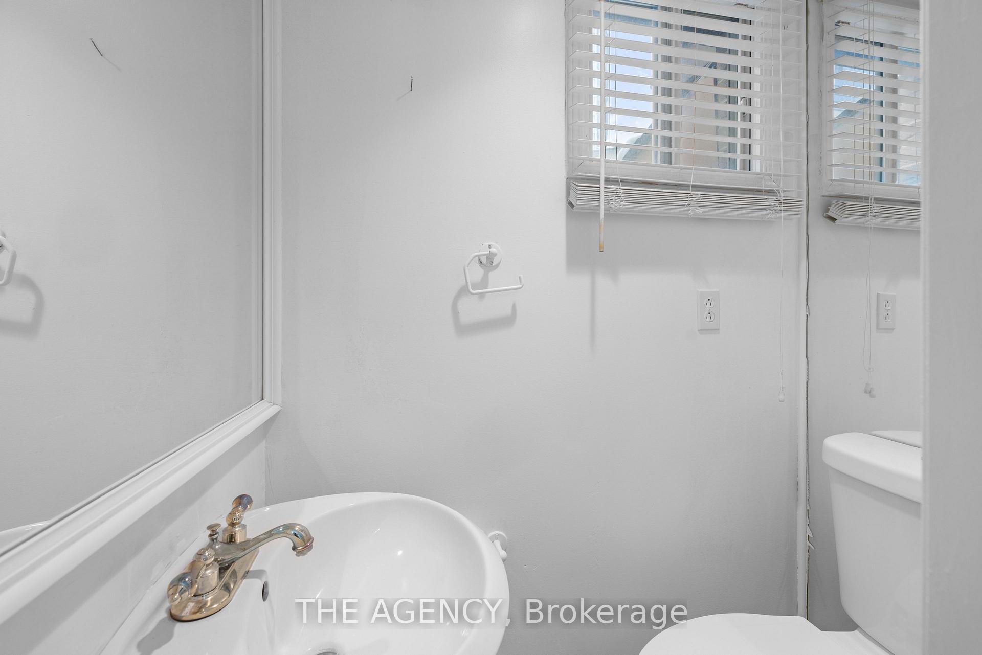 Photo 11 of 82 Barnes Drive, Ajax, Central — HOMEH